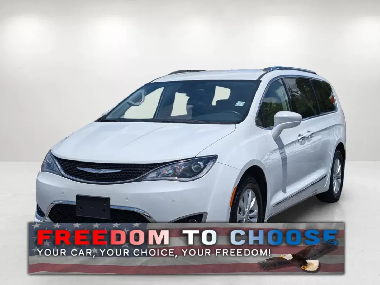 2018 /Black/Alloy Chrysler Pacifica Touring L (2C4RC1BG6JR) with an Regular Unleaded V-6 3.6 L/220 engine, 9-Speed Automatic w/OD transmission, located at 1430 Gateway Drive, Opelika, AL, 36801, (334) 239-0944, 32.637871, -85.409790 - **Experience the Ultimate Family Adventure in a 2018 Chrysler Pacifica!**<br /> <br /> Discover the ideal vehicle for family road trips and everyday adventures at Gils Auto - Opelika! Located conveniently in Opelika, AL, at 1430 Gateway Drive, our Buy Here Pay Here dealership offers guaranteed appro - Photo#0