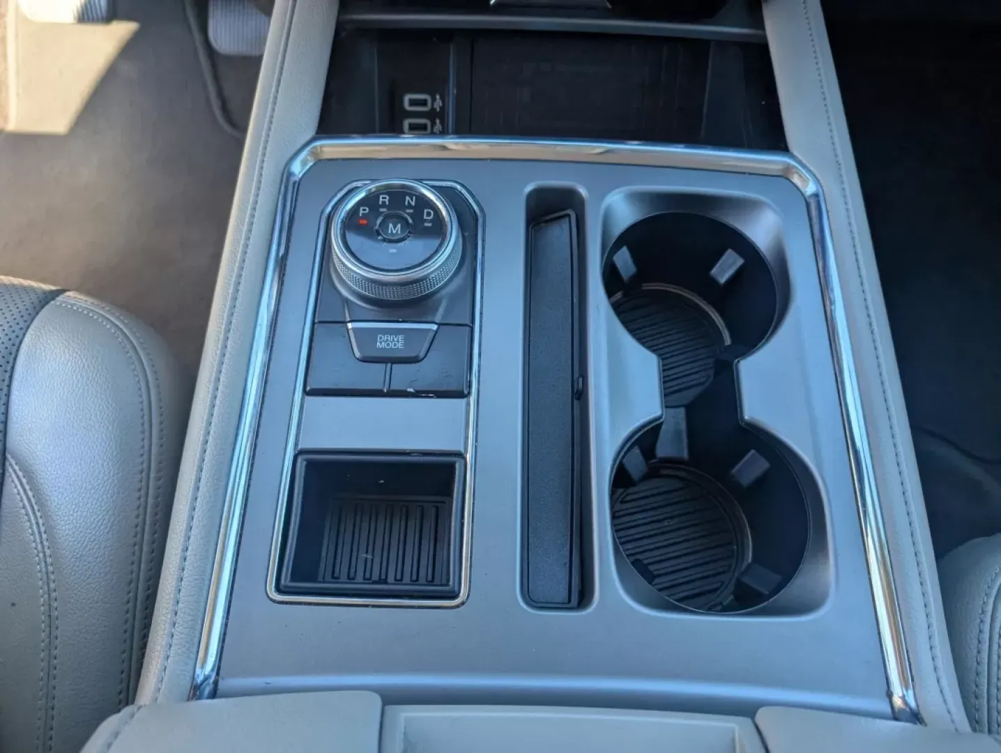 2018 Ford Expedition XLT (1FMJU1HT9JE) with an Other engine, located at 3959 U.S. 80 W, Phenix City, AL, 36870, (334) 297-4885, 32.469296, -85.135185 - **Experience Adventure and Comfort with the 2018 Ford Expedition XLT!** <br /> <br /> If you're embarking on family road trips or need a reliable vehicle for your daily commute, the 2018 Ford Expedition XLT is the perfect fit for your lifestyle. This spacious SUV offers the ideal blend of comfort, - Photo#13