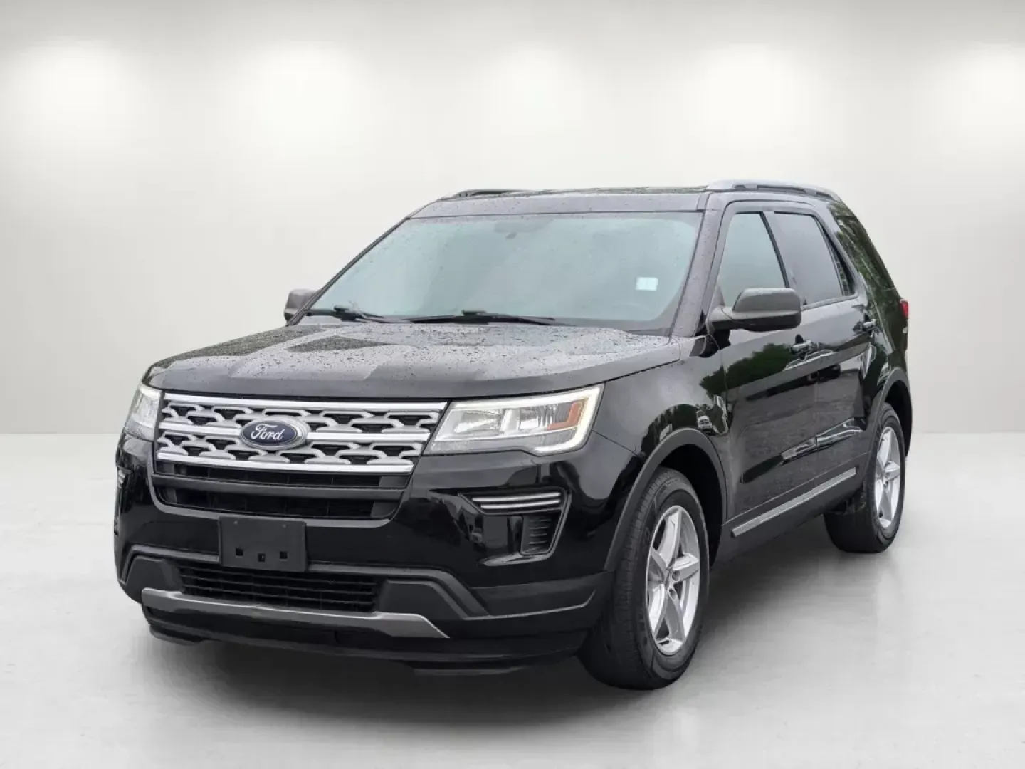 2018 Ford Explorer XLT (1FM5K7D83JG) with an Regular Unleaded V-6 3.5 L/213 engine, 6-Speed Automatic w/OD transmission, located at 7000 Northlake Connector, Columbus, GA, 31904, (706) 987-8085, 32.524975, -84.978134 - **Adventure Awaits with the 2018 Ford Explorer XLT: Your Family's Next SUV!**<br /> <br /> Are you ready to elevate your family adventures or daily commutes? The 2018 Ford Explorer XLT is the perfect fit for those seeking a reliable and spacious SUV that combines comfort, technology, and versatility - Photo#1