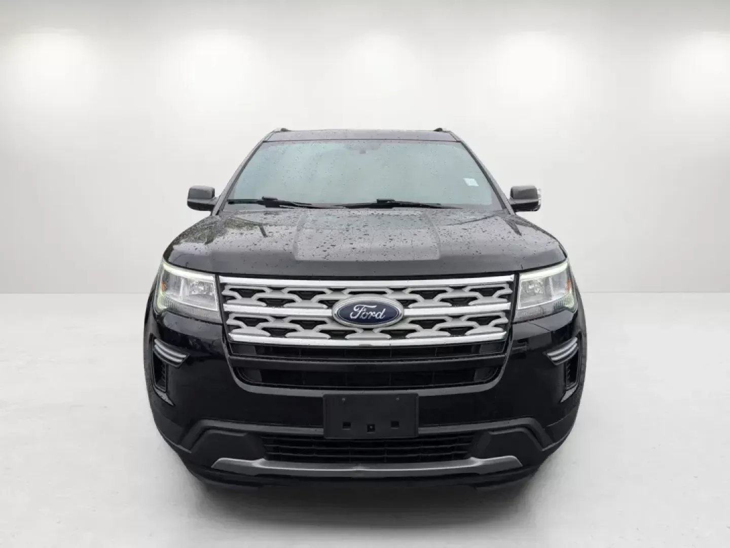 2018 Ford Explorer XLT (1FM5K7D83JG) with an Regular Unleaded V-6 3.5 L/213 engine, 6-Speed Automatic w/OD transmission, located at 7000 Northlake Connector, Columbus, GA, 31904, (706) 987-8085, 32.524975, -84.978134 - **Adventure Awaits with the 2018 Ford Explorer XLT: Your Family's Next SUV!**<br /> <br /> Are you ready to elevate your family adventures or daily commutes? The 2018 Ford Explorer XLT is the perfect fit for those seeking a reliable and spacious SUV that combines comfort, technology, and versatility - Photo#2