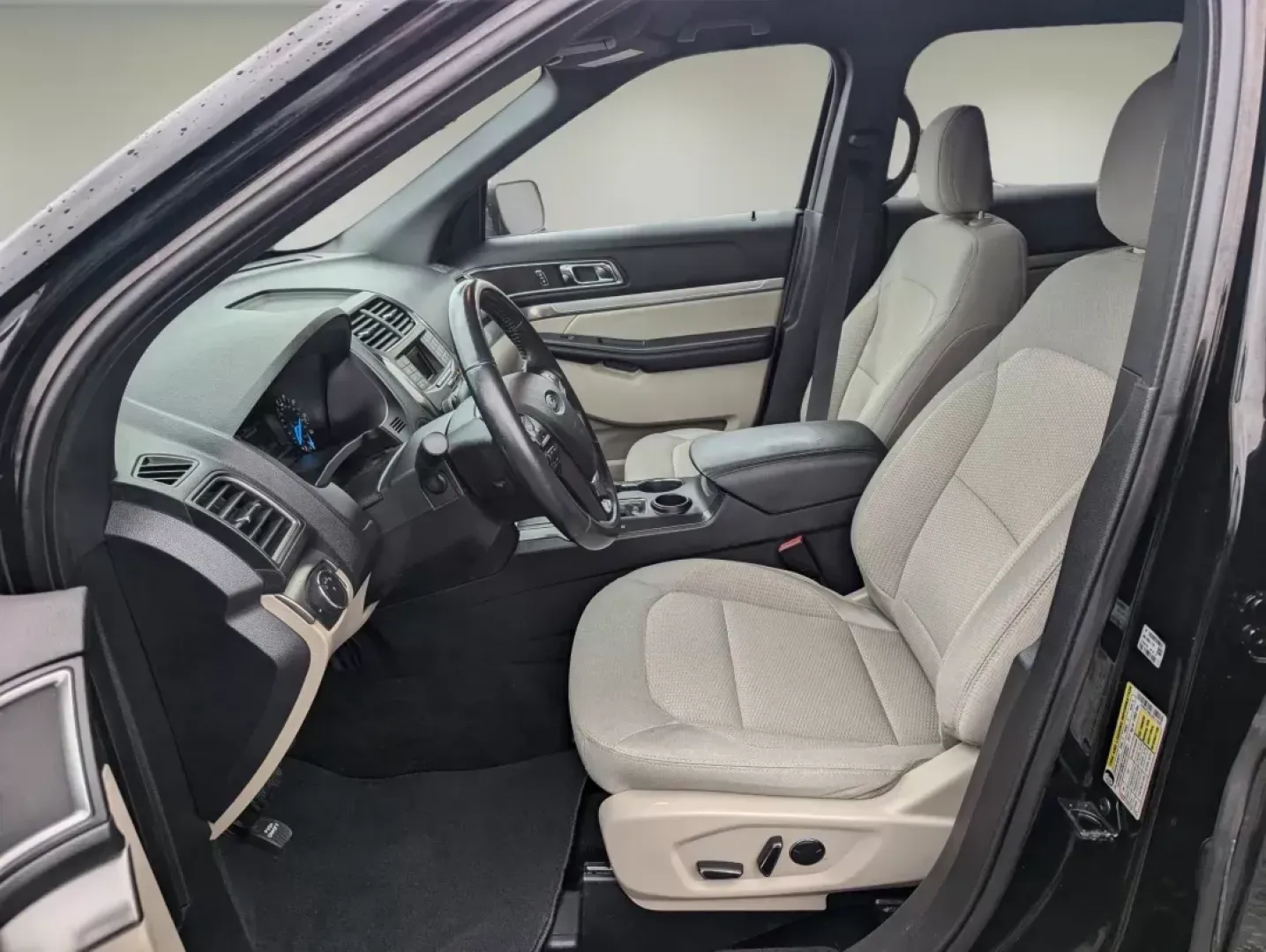2018 Ford Explorer XLT (1FM5K7D83JG) with an Regular Unleaded V-6 3.5 L/213 engine, 6-Speed Automatic w/OD transmission, located at 7000 Northlake Connector, Columbus, GA, 31904, (706) 987-8085, 32.524975, -84.978134 - **Adventure Awaits with the 2018 Ford Explorer XLT: Your Family's Next SUV!**<br /> <br /> Are you ready to elevate your family adventures or daily commutes? The 2018 Ford Explorer XLT is the perfect fit for those seeking a reliable and spacious SUV that combines comfort, technology, and versatility - Photo#10
