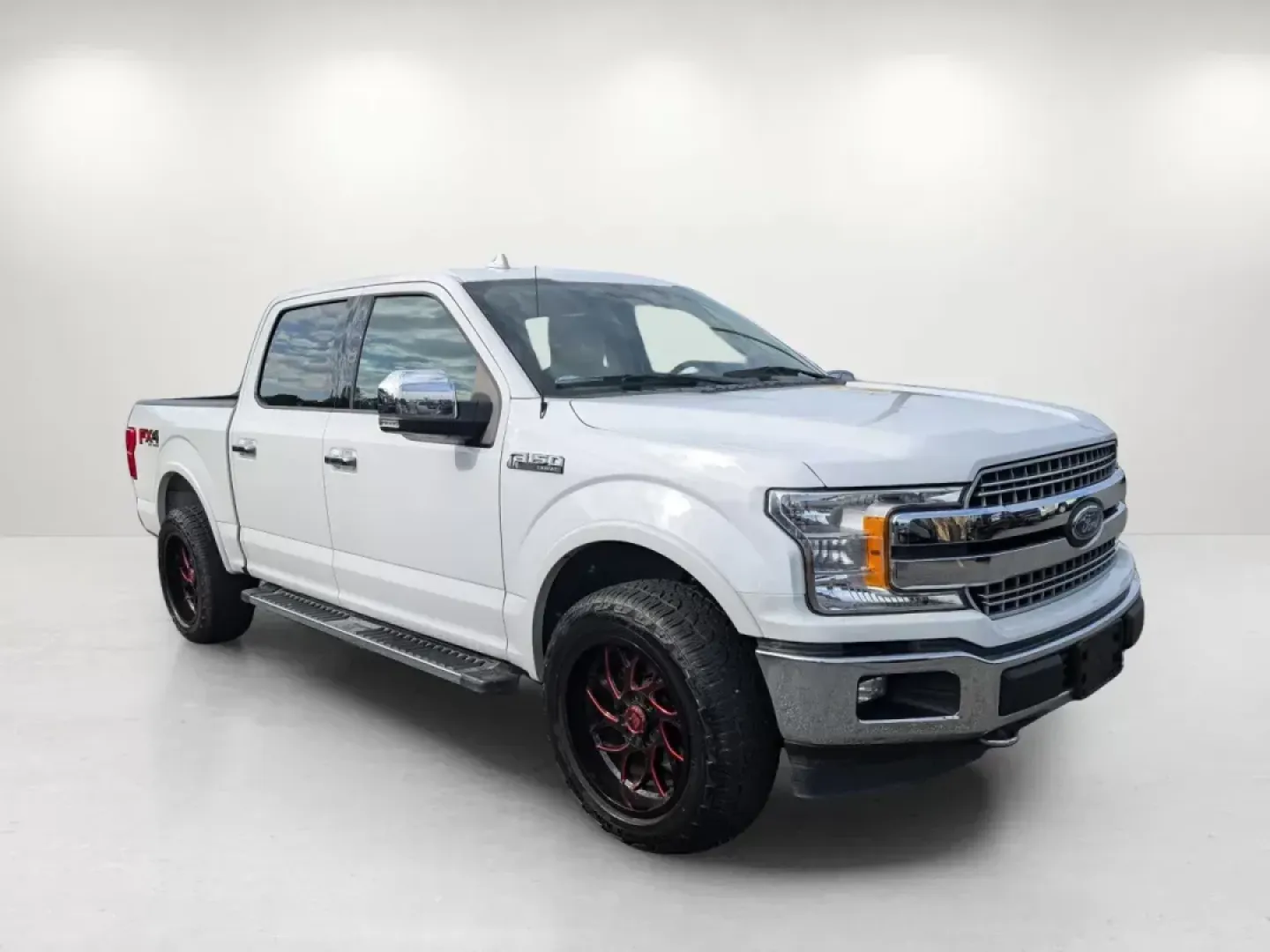 2018 Ford F-150 LARIAT (1FTEW1E55JK) with an Regular Unleaded V-8 5.0 L/302 engine, 10-Speed Automatic w/OD transmission, located at 5115 14th Ave., Columbus, GA, 31904, (706) 323-0345, 32.511494, -84.971046 - 2018 Ford F-150 LARIAT - Photo#2