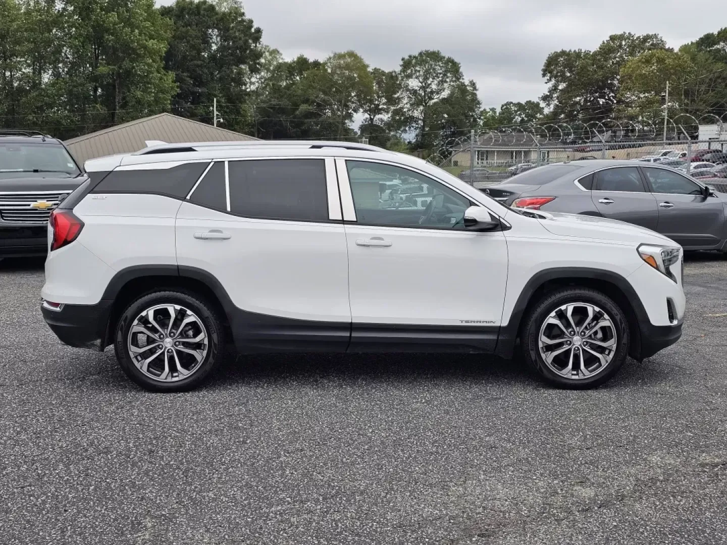 2018 /Medium Ash Gray/Jet Black GMC Terrain SLT (3GKALPEX7JL) with an Other engine, located at 3959 U.S. 80 W, Phenix City, AL, 36870, (334) 297-4885, 32.469296, -85.135185 - ### Discover the Perfect Family SUV: 2018 GMC Terrain SLT at Gils Auto - Phenix City<br /> <br /> Are you ready to elevate your family's adventures without compromise? The 2018 GMC Terrain SLT is designed for those who crave versatility and style, making it the perfect companion for everything from - Photo#3