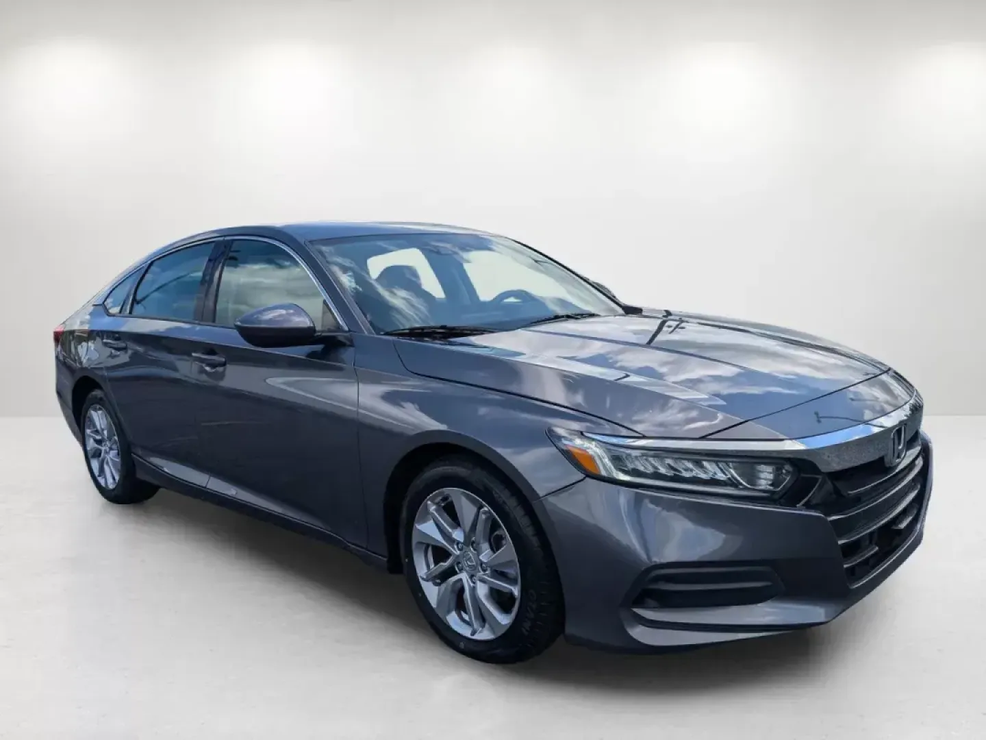 2018 Honda Accord Sedan LX 1.5T (1HGCV1F1XJA) with an Intercooled Turbo Regular Unleaded I-4 1.5 L/91 engine, 1-Speed CVT w/OD transmission, located at 3959 U.S. 80 W, Phenix City, AL, 36870, (334) 297-4885, 32.469296, -85.135185 - **Discover the Perfect Blend of Comfort and Efficiency with the 2018 Honda Accord Sedan LX 1.5T** <br /> <br /> Are you ready to elevate your driving experience? Whether you're commuting to work in Phenix City or heading out for a weekend adventure, the 2018 Honda Accord Sedan LX 1.5T is designed to - Photo#3