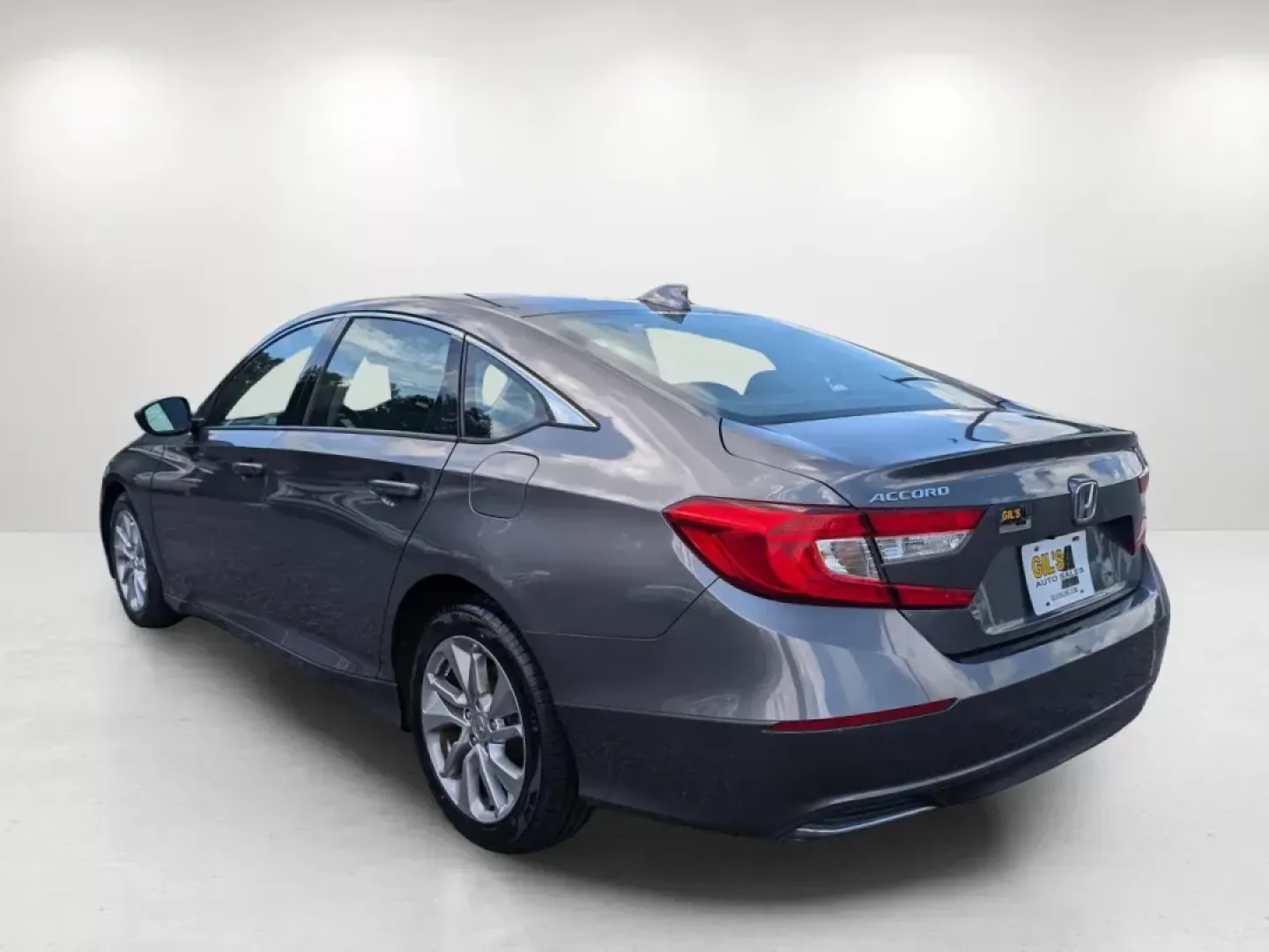 2018 Honda Accord Sedan LX 1.5T (1HGCV1F1XJA) with an Intercooled Turbo Regular Unleaded I-4 1.5 L/91 engine, 1-Speed CVT w/OD transmission, located at 3959 U.S. 80 W, Phenix City, AL, 36870, (334) 297-4885, 32.469296, -85.135185 - **Discover the Perfect Blend of Comfort and Efficiency with the 2018 Honda Accord Sedan LX 1.5T** <br /> <br /> Are you ready to elevate your driving experience? Whether you're commuting to work in Phenix City or heading out for a weekend adventure, the 2018 Honda Accord Sedan LX 1.5T is designed to - Photo#7