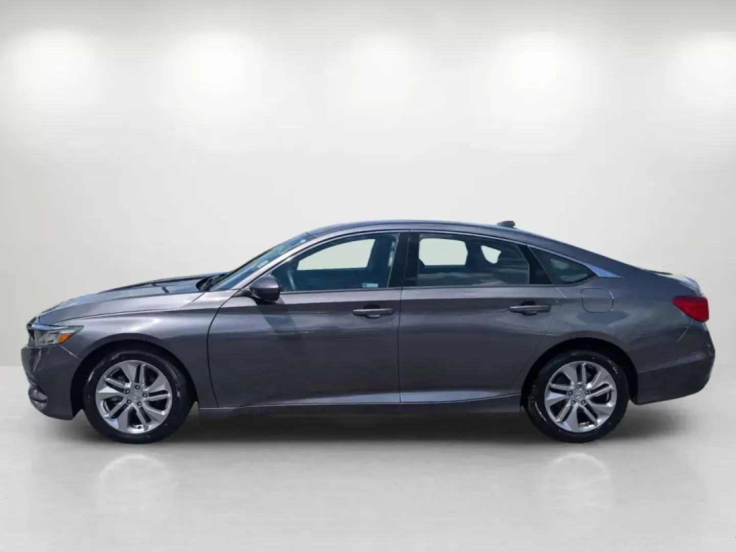 2018 Honda Accord Sedan LX 1.5T (1HGCV1F1XJA) with an Intercooled Turbo Regular Unleaded I-4 1.5 L/91 engine, 1-Speed CVT w/OD transmission, located at 3959 U.S. 80 W, Phenix City, AL, 36870, (334) 297-4885, 32.469296, -85.135185 - **Discover the Perfect Blend of Comfort and Efficiency with the 2018 Honda Accord Sedan LX 1.5T** <br /> <br /> Are you ready to elevate your driving experience? Whether you're commuting to work in Phenix City or heading out for a weekend adventure, the 2018 Honda Accord Sedan LX 1.5T is designed to - Photo#8