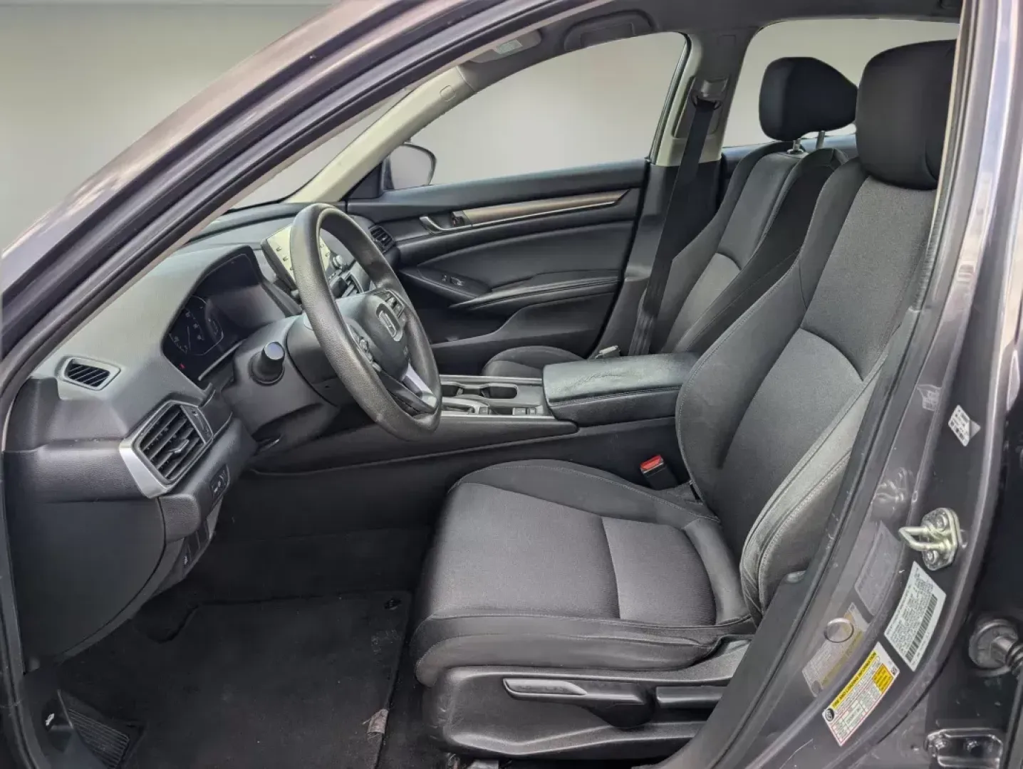 2018 Honda Accord Sedan LX 1.5T (1HGCV1F1XJA) with an Intercooled Turbo Regular Unleaded I-4 1.5 L/91 engine, 1-Speed CVT w/OD transmission, located at 3959 U.S. 80 W, Phenix City, AL, 36870, (334) 297-4885, 32.469296, -85.135185 - **Discover the Perfect Blend of Comfort and Efficiency with the 2018 Honda Accord Sedan LX 1.5T** <br /> <br /> Are you ready to elevate your driving experience? Whether you're commuting to work in Phenix City or heading out for a weekend adventure, the 2018 Honda Accord Sedan LX 1.5T is designed to - Photo#10