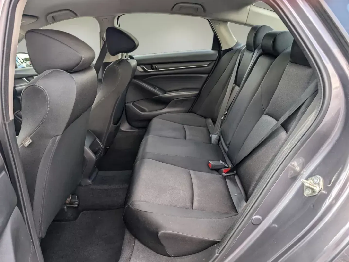 2018 Honda Accord Sedan LX 1.5T (1HGCV1F1XJA) with an Intercooled Turbo Regular Unleaded I-4 1.5 L/91 engine, 1-Speed CVT w/OD transmission, located at 3959 U.S. 80 W, Phenix City, AL, 36870, (334) 297-4885, 32.469296, -85.135185 - **Discover the Perfect Blend of Comfort and Efficiency with the 2018 Honda Accord Sedan LX 1.5T** <br /> <br /> Are you ready to elevate your driving experience? Whether you're commuting to work in Phenix City or heading out for a weekend adventure, the 2018 Honda Accord Sedan LX 1.5T is designed to - Photo#11