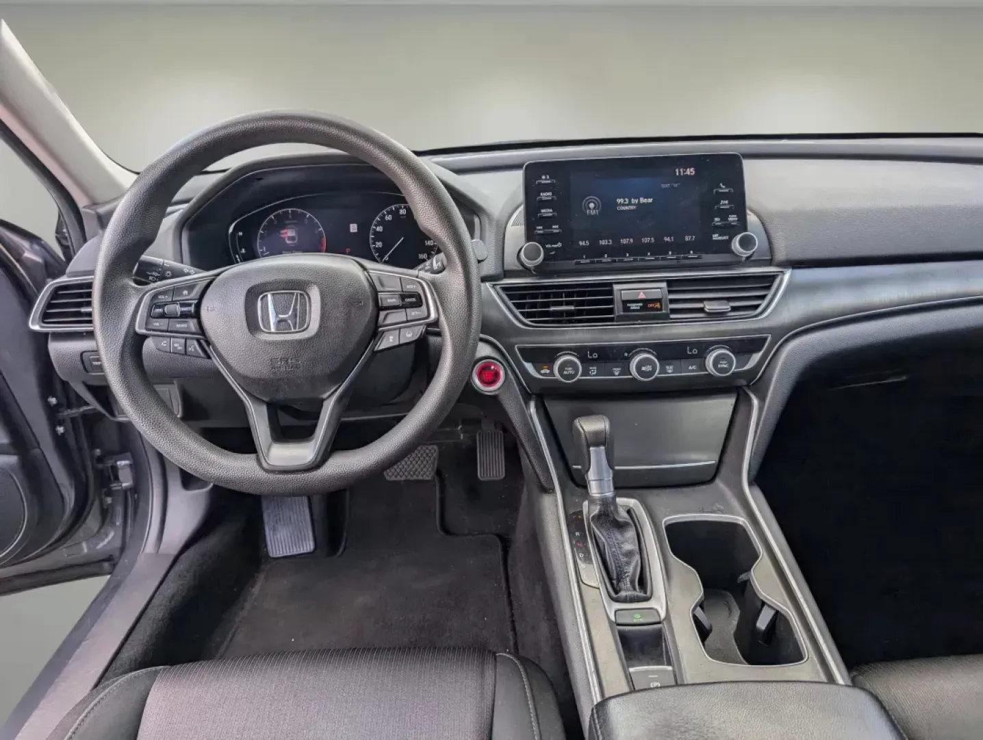 2018 Honda Accord Sedan LX 1.5T (1HGCV1F1XJA) with an Intercooled Turbo Regular Unleaded I-4 1.5 L/91 engine, 1-Speed CVT w/OD transmission, located at 3959 U.S. 80 W, Phenix City, AL, 36870, (334) 297-4885, 32.469296, -85.135185 - **Discover the Perfect Blend of Comfort and Efficiency with the 2018 Honda Accord Sedan LX 1.5T** <br /> <br /> Are you ready to elevate your driving experience? Whether you're commuting to work in Phenix City or heading out for a weekend adventure, the 2018 Honda Accord Sedan LX 1.5T is designed to - Photo#12