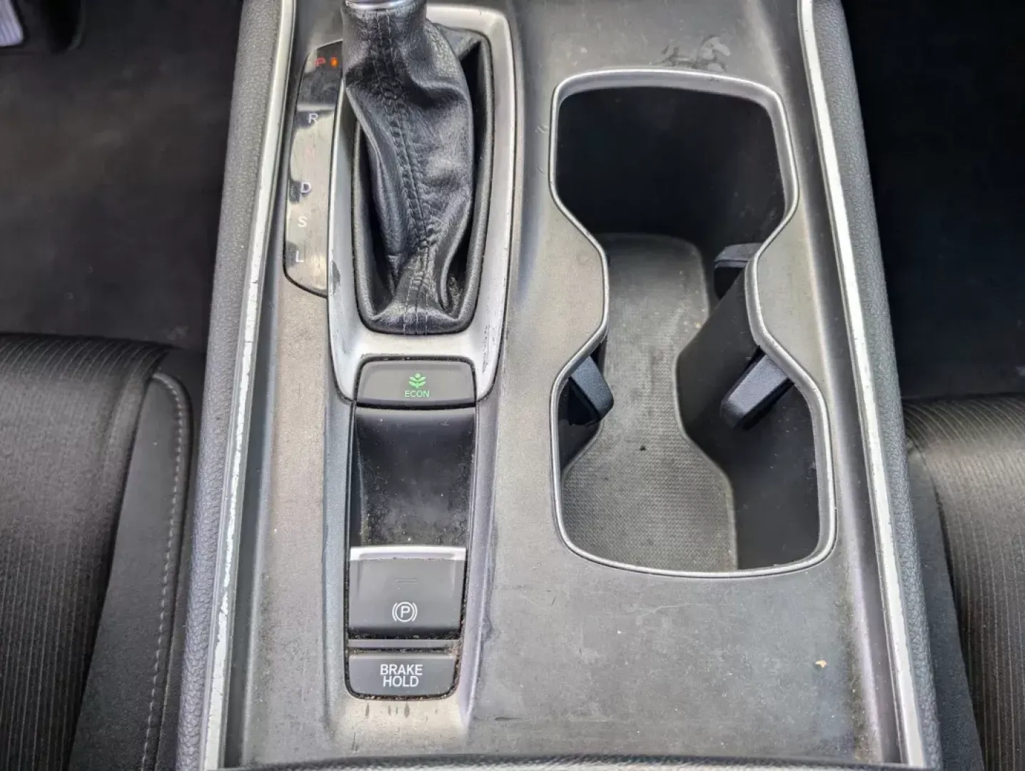 2018 Honda Accord Sedan LX 1.5T (1HGCV1F1XJA) with an Intercooled Turbo Regular Unleaded I-4 1.5 L/91 engine, 1-Speed CVT w/OD transmission, located at 3959 U.S. 80 W, Phenix City, AL, 36870, (334) 297-4885, 32.469296, -85.135185 - **Discover the Perfect Blend of Comfort and Efficiency with the 2018 Honda Accord Sedan LX 1.5T** <br /> <br /> Are you ready to elevate your driving experience? Whether you're commuting to work in Phenix City or heading out for a weekend adventure, the 2018 Honda Accord Sedan LX 1.5T is designed to - Photo#13