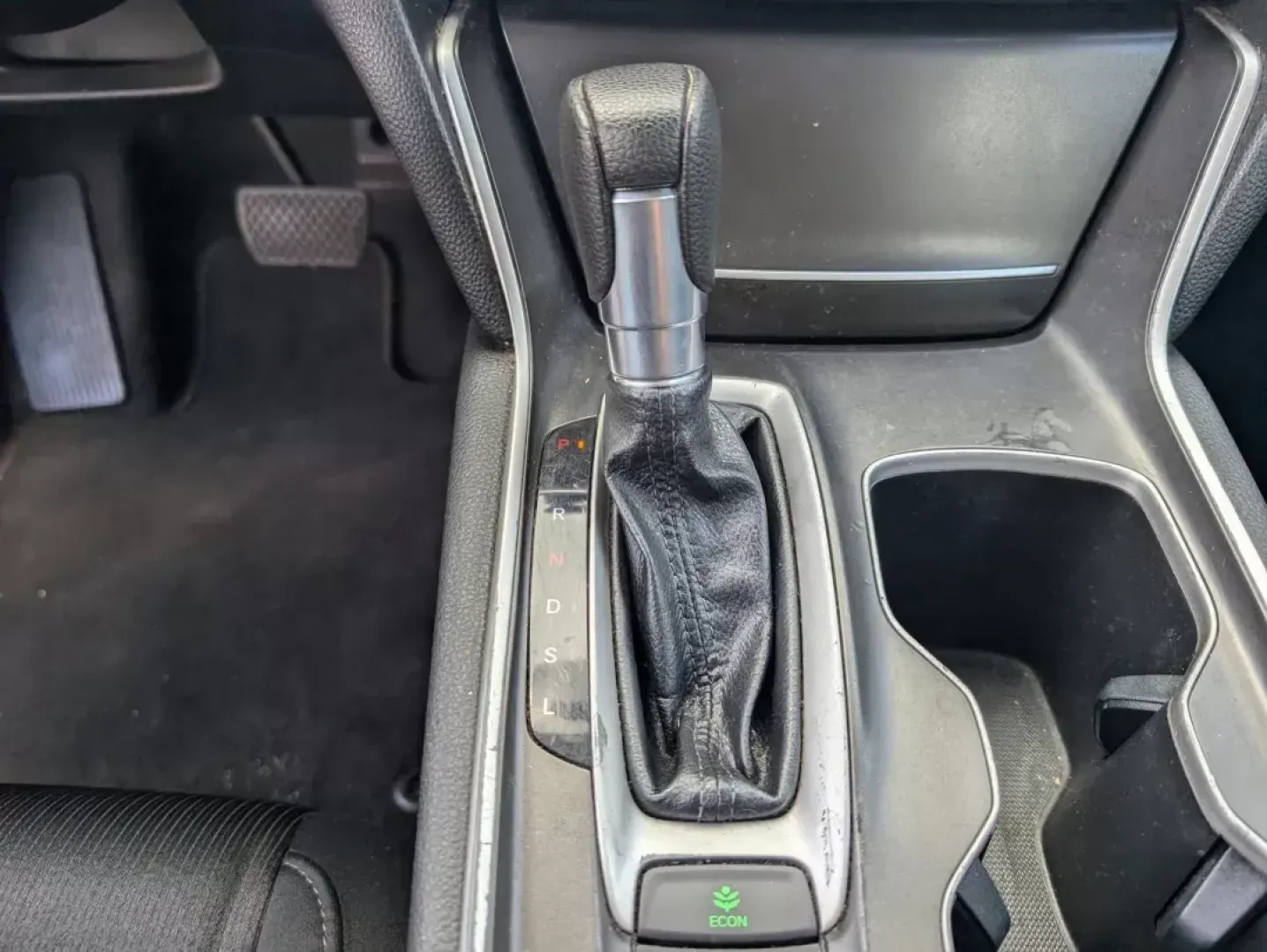 2018 Honda Accord Sedan LX 1.5T (1HGCV1F1XJA) with an Intercooled Turbo Regular Unleaded I-4 1.5 L/91 engine, 1-Speed CVT w/OD transmission, located at 3959 U.S. 80 W, Phenix City, AL, 36870, (334) 297-4885, 32.469296, -85.135185 - **Discover the Perfect Blend of Comfort and Efficiency with the 2018 Honda Accord Sedan LX 1.5T** <br /> <br /> Are you ready to elevate your driving experience? Whether you're commuting to work in Phenix City or heading out for a weekend adventure, the 2018 Honda Accord Sedan LX 1.5T is designed to - Photo#14