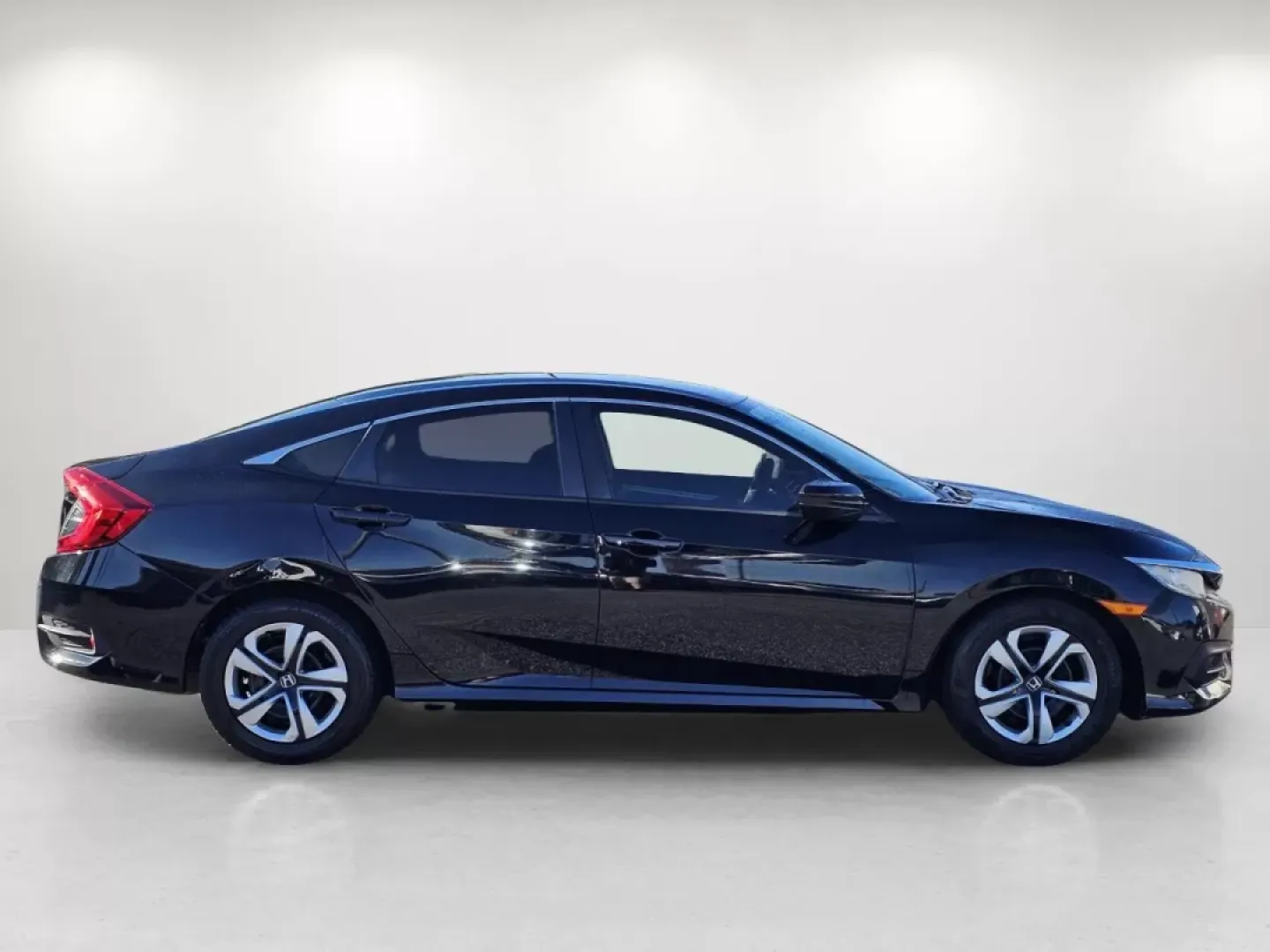 2018 Honda Civic Sedan LX (19XFC2F59JE) with an Other engine, located at 3959 U.S. 80 W, Phenix City, AL, 36870, (334) 297-4885, 32.469296, -85.135185 - Are you searching for a vehicle that perfectly balances style, efficiency, and reliability? Look no further! At Gils Auto in Phenix City, AL, we have the perfect 2018 Honda Civic Sedan ready to elevate your daily commute and weekend adventures alike. This sporty yet practical vehicle is ideal for bo - Photo#4
