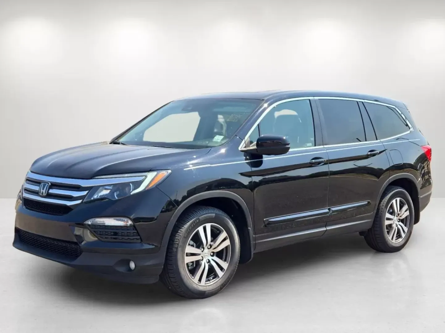 2018 Honda Pilot EX-L (5FNYF5H63JB) with an Other engine, located at 3959 U.S. 80 W, Phenix City, AL, 36870, (334) 297-4885, 32.469296, -85.135185 - Rev up your lifestyle with the perfect blend of comfort and versatility! Whether you're carting the kids to soccer practice, gearing up for an adventurous weekend getaway, or simply tackling your daily commute, the 2018 Honda Pilot EX-L is your ideal companion. This spacious SUV offers ample room, a - Photo#1