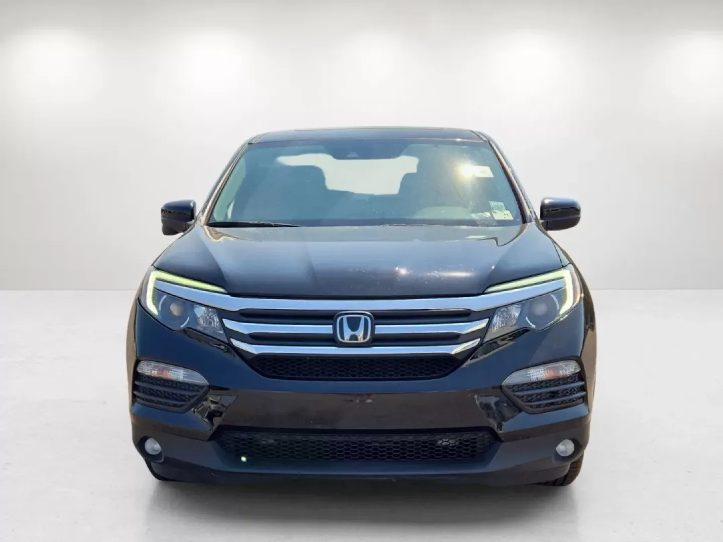 2018 Honda Pilot EX-L (5FNYF5H63JB) with an Other engine, located at 3959 U.S. 80 W, Phenix City, AL, 36870, (334) 297-4885, 32.469296, -85.135185 - Rev up your lifestyle with the perfect blend of comfort and versatility! Whether you're carting the kids to soccer practice, gearing up for an adventurous weekend getaway, or simply tackling your daily commute, the 2018 Honda Pilot EX-L is your ideal companion. This spacious SUV offers ample room, a - Photo#2
