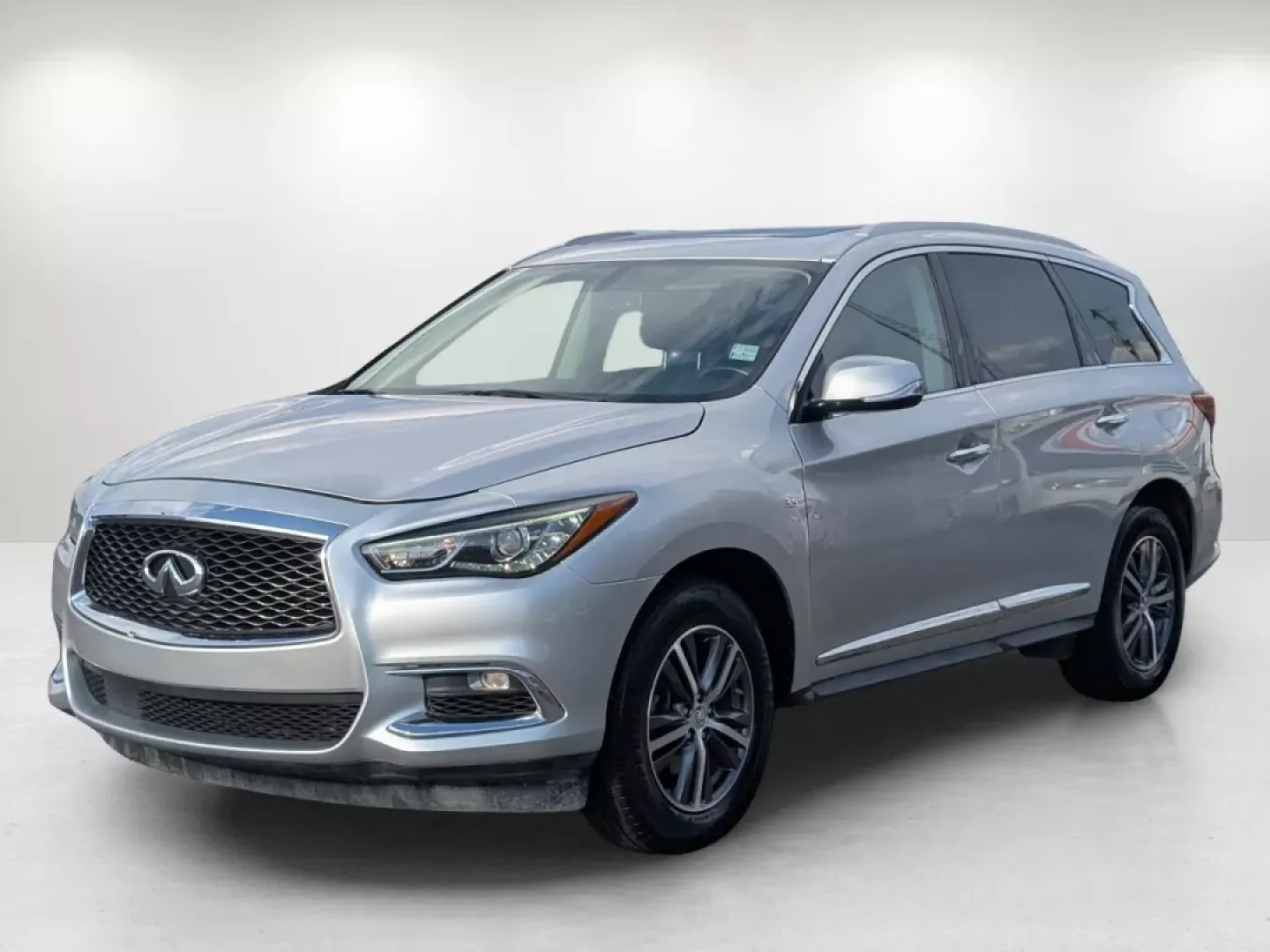 2018 /Graphite Infiniti QX60 (5N1DL0MM6JC) with an Other engine, located at 3959 U.S. 80 W, Phenix City, AL, 36870, (334) 297-4885, 32.469296, -85.135185 - **Elevate Your Family Adventures with the 2018 Infiniti QX60 at Gils Auto!**<br /> <br /> Are you in search of the perfect family SUV that masterfully combines luxury and practicality? Look no further than the 2018 Infiniti QX60, available now at Gils Auto in Phenix City, AL! This stunning vehicle i - Photo#1