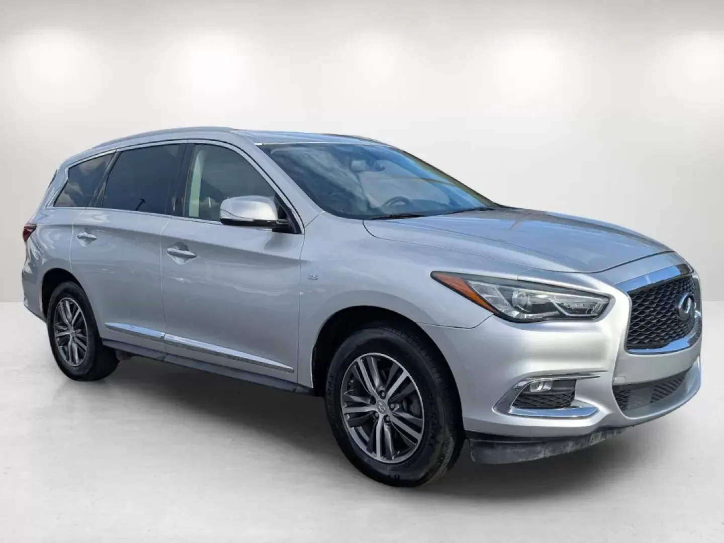 2018 /Graphite Infiniti QX60 (5N1DL0MM6JC) with an Other engine, located at 3959 U.S. 80 W, Phenix City, AL, 36870, (334) 297-4885, 32.469296, -85.135185 - **Elevate Your Family Adventures with the 2018 Infiniti QX60 at Gils Auto!**<br /> <br /> Are you in search of the perfect family SUV that masterfully combines luxury and practicality? Look no further than the 2018 Infiniti QX60, available now at Gils Auto in Phenix City, AL! This stunning vehicle i - Photo#3