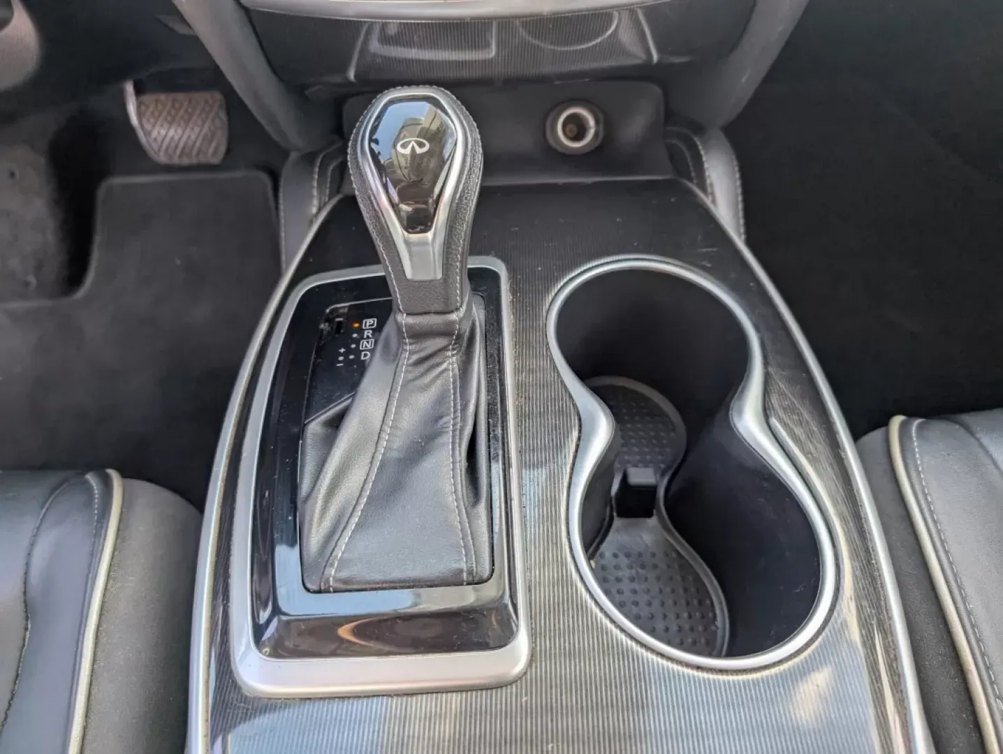 2018 /Graphite Infiniti QX60 (5N1DL0MM6JC) with an Other engine, located at 3959 U.S. 80 W, Phenix City, AL, 36870, (334) 297-4885, 32.469296, -85.135185 - **Elevate Your Family Adventures with the 2018 Infiniti QX60 at Gils Auto!**<br /> <br /> Are you in search of the perfect family SUV that masterfully combines luxury and practicality? Look no further than the 2018 Infiniti QX60, available now at Gils Auto in Phenix City, AL! This stunning vehicle i - Photo#14