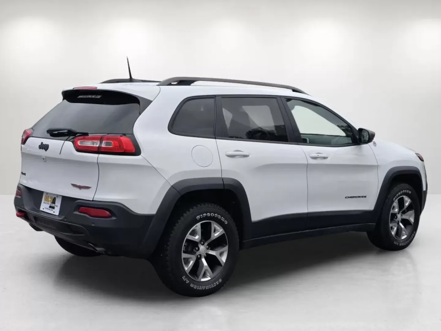 2018 /Black Jeep Cherokee Trailhawk (1C4PJMBX1JD) with an Other engine, located at 7000 Northlake Connector, Columbus, GA, 31904, (706) 987-8085, 32.524975, -84.978134 - **Unleash Adventure with the 2018 Jeep Cherokee Trailhawk Your Perfect Companion for Every Journey!**<br /> <br /> Are you ready to elevate your outdoor escapades or simply enhance your daily commute? Look no further than the 2018 Jeep Cherokee Trailhawk, available now at Gils Auto in Phenix City, - Photo#4