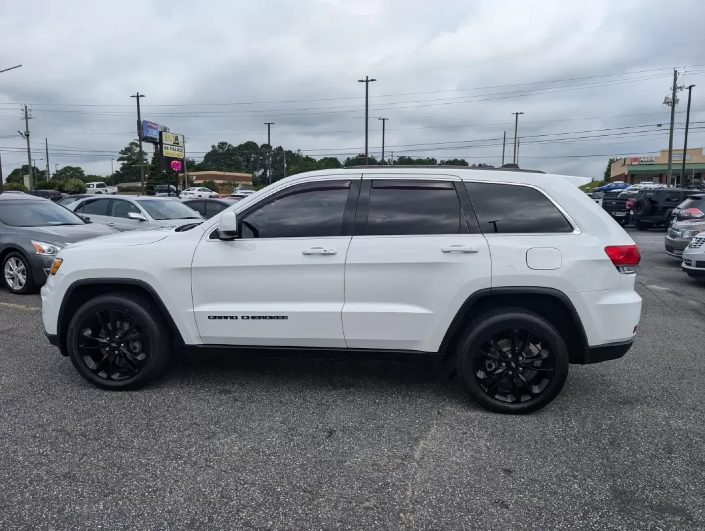 2018 /Black Jeep Grand Cherokee Laredo (1C4RJFAG9JC) with an Other engine, located at 3959 U.S. 80 W, Phenix City, AL, 36870, (334) 297-4885, 32.469296, -85.135185 - **Elevate Your Adventures with the 2018 Jeep Grand Cherokee Laredo Perfect for Weekend Warriors and Family Getaways!**<br /> <br /> If you're searching for the ultimate vehicle that blends adventure with everyday practicality, look no further than the 2018 Jeep Grand Cherokee Laredo, available now - Photo#6