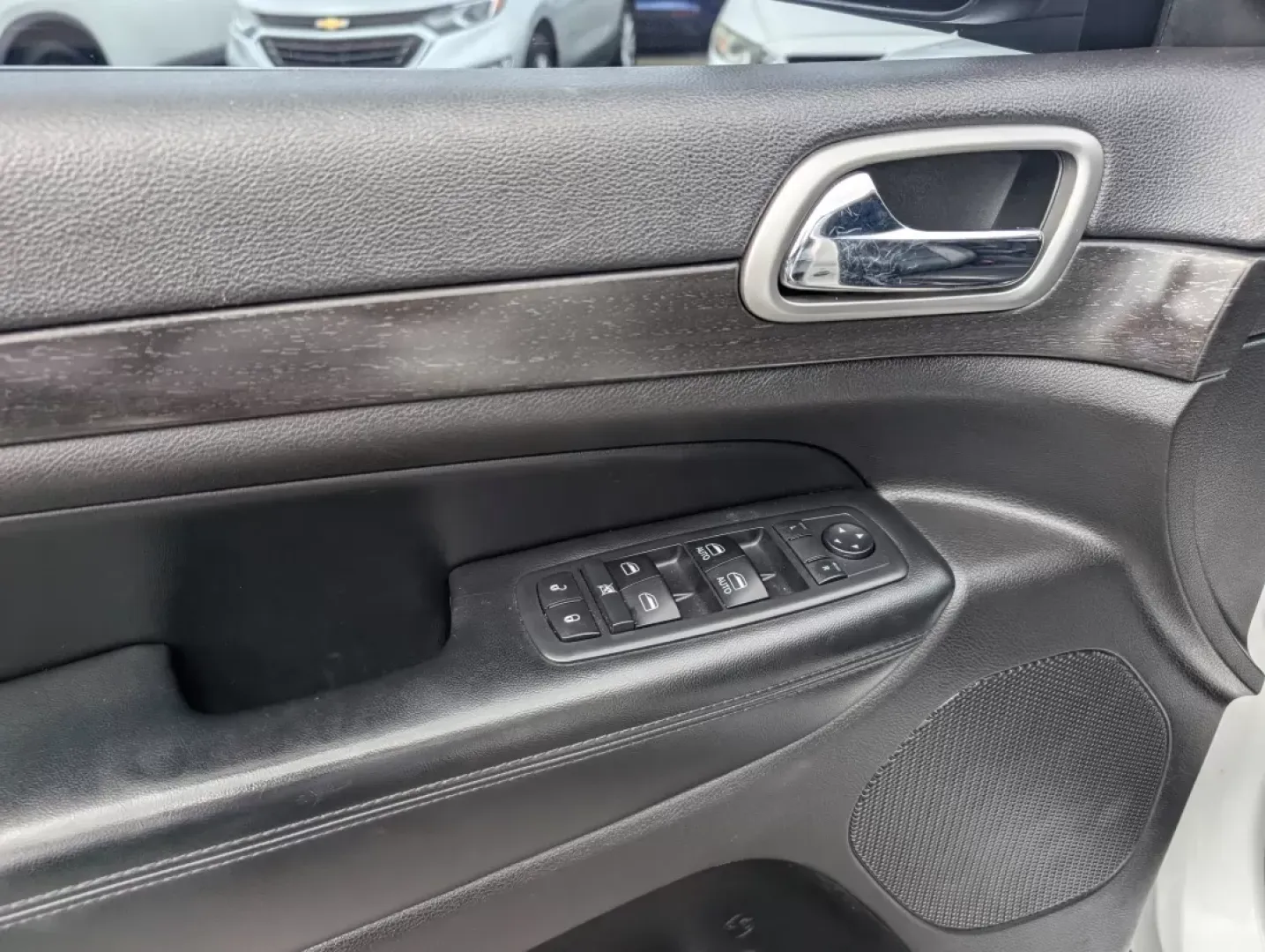 2018 /Black Jeep Grand Cherokee Laredo (1C4RJFAG9JC) with an Other engine, located at 3959 U.S. 80 W, Phenix City, AL, 36870, (334) 297-4885, 32.469296, -85.135185 - **Elevate Your Adventures with the 2018 Jeep Grand Cherokee Laredo Perfect for Weekend Warriors and Family Getaways!**<br /> <br /> If you're searching for the ultimate vehicle that blends adventure with everyday practicality, look no further than the 2018 Jeep Grand Cherokee Laredo, available now - Photo#7