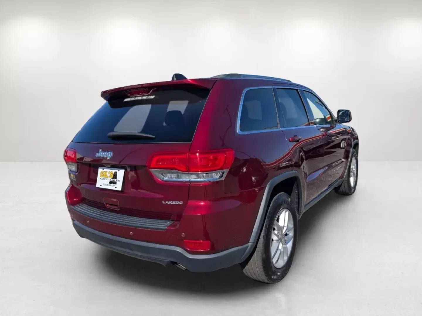 2018 /Black Jeep Grand Cherokee Laredo E (1C4RJEAG6JC) with an Other engine, located at 3959 U.S. 80 W, Phenix City, AL, 36870, (334) 297-4885, 32.469296, -85.135185 - Experience the thrill of adventure and the comfort of a family-friendly ride with the 2018 Jeep Grand Cherokee Laredo E, now available at Gils Auto in Phenix City, AL. This sleek Velvet Red Pearlcoat SUV perfectly balances rugged utility and modern sophistication, making it an ideal choice for weeke - Photo#13