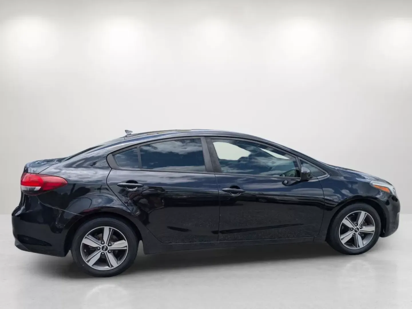 2018 /Black Kia Forte LX (3KPFL4A75JE) with an Other engine, located at 1430 Gateway Drive, Opelika, AL, 36801, (334) 239-0944, 32.637871, -85.409790 - **Discover Freedom and Comfort with the 2018 Kia Forte at Gils Auto Phenix City #2!**<br /> <br /> Are you searching for a reliable vehicle that balances style, comfort, and efficiency? Look no further than our stunning 2018 Kia Forte, perfect for those daily commutes or weekend adventures with fam - Photo#3