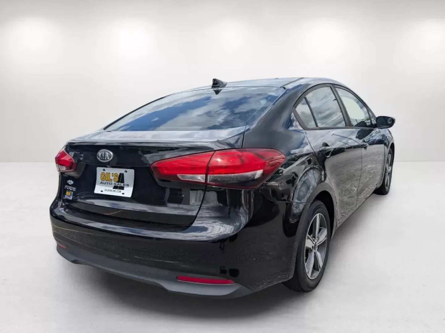 2018 /Black Kia Forte LX (3KPFL4A75JE) with an Other engine, located at 1430 Gateway Drive, Opelika, AL, 36801, (334) 239-0944, 32.637871, -85.409790 - **Discover Freedom and Comfort with the 2018 Kia Forte at Gils Auto Phenix City #2!**<br /> <br /> Are you searching for a reliable vehicle that balances style, comfort, and efficiency? Look no further than our stunning 2018 Kia Forte, perfect for those daily commutes or weekend adventures with fam - Photo#4