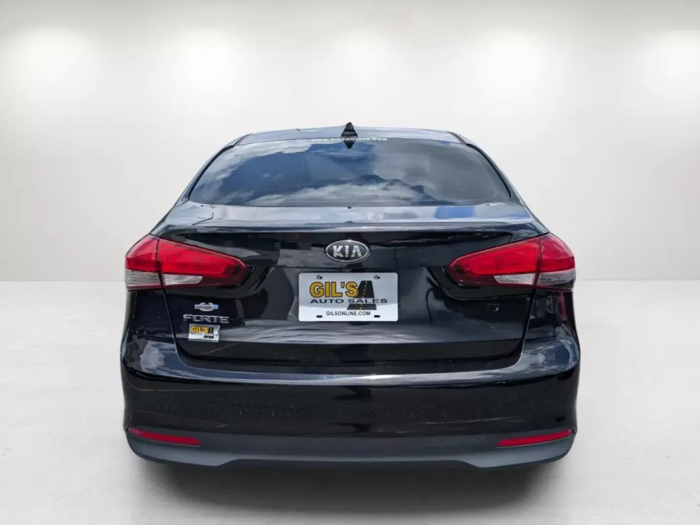 2018 /Black Kia Forte LX (3KPFL4A75JE) with an Other engine, located at 1430 Gateway Drive, Opelika, AL, 36801, (334) 239-0944, 32.637871, -85.409790 - **Discover Freedom and Comfort with the 2018 Kia Forte at Gils Auto Phenix City #2!**<br /> <br /> Are you searching for a reliable vehicle that balances style, comfort, and efficiency? Look no further than our stunning 2018 Kia Forte, perfect for those daily commutes or weekend adventures with fam - Photo#5