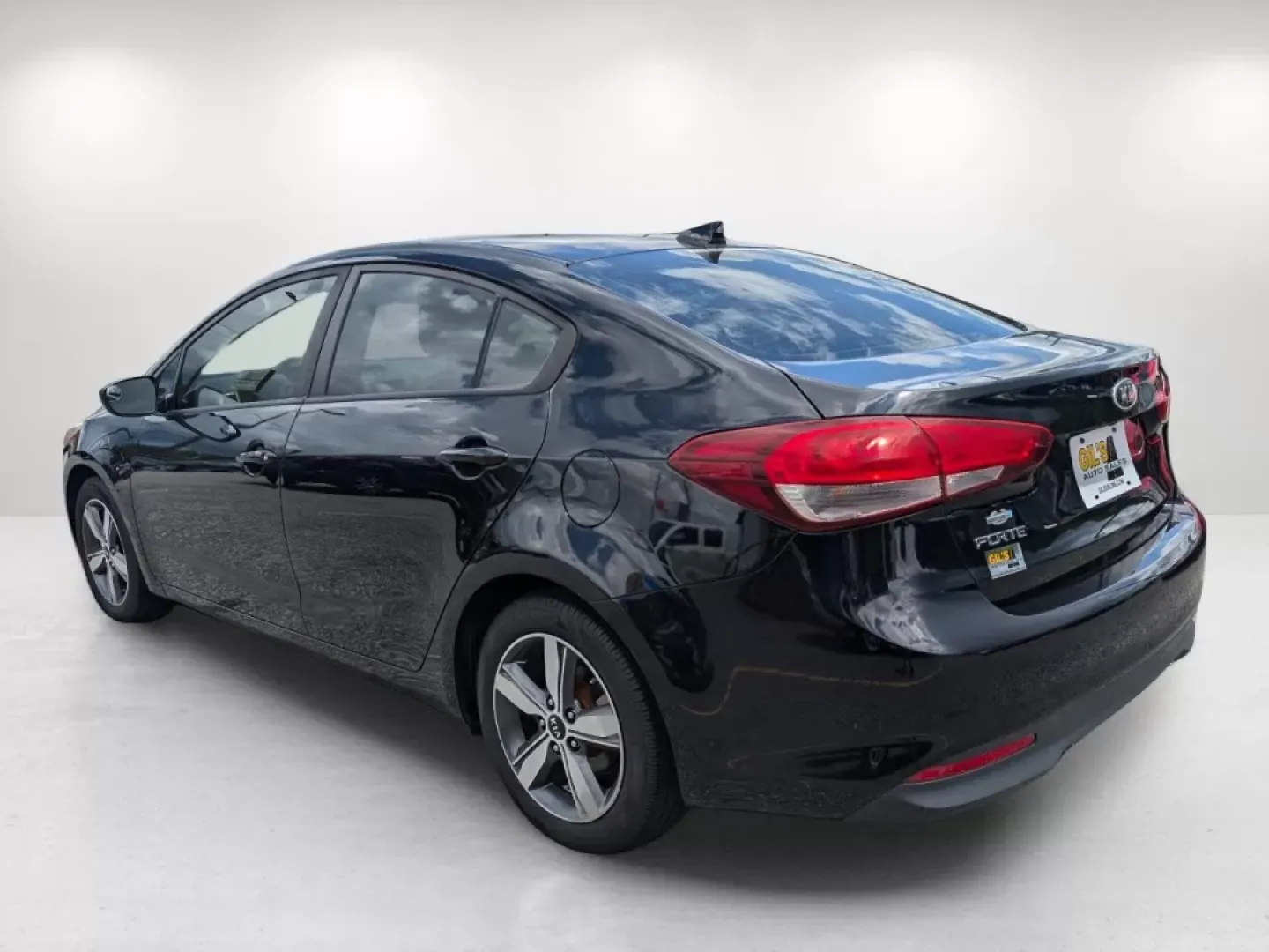 2018 /Black Kia Forte LX (3KPFL4A75JE) with an Other engine, located at 1430 Gateway Drive, Opelika, AL, 36801, (334) 239-0944, 32.637871, -85.409790 - **Discover Freedom and Comfort with the 2018 Kia Forte at Gils Auto Phenix City #2!**<br /> <br /> Are you searching for a reliable vehicle that balances style, comfort, and efficiency? Look no further than our stunning 2018 Kia Forte, perfect for those daily commutes or weekend adventures with fam - Photo#6
