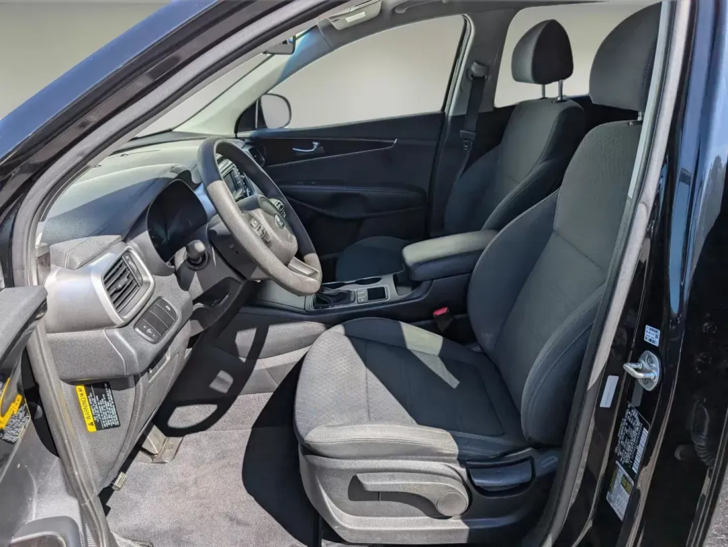 2018 /Satin Black Kia Sorento L (5XYPG4A38JG) with an Regular Unleaded I-4 2.4 L/144 engine, 6-Speed Automatic w/OD transmission, located at 1430 Gateway Drive, Opelika, AL, 36801, (334) 239-0944, 32.637871, -85.409790 - Looking for the perfect vehicle to elevate your family adventures or enhance your daily commute? Look no further! The 2018 Kia Sorento L, available now at Gils Auto in Opelika, AL, is designed with comfort, versatility, and safety in mind. Whether you're navigating the urban streets of Opelika or he - Photo#9