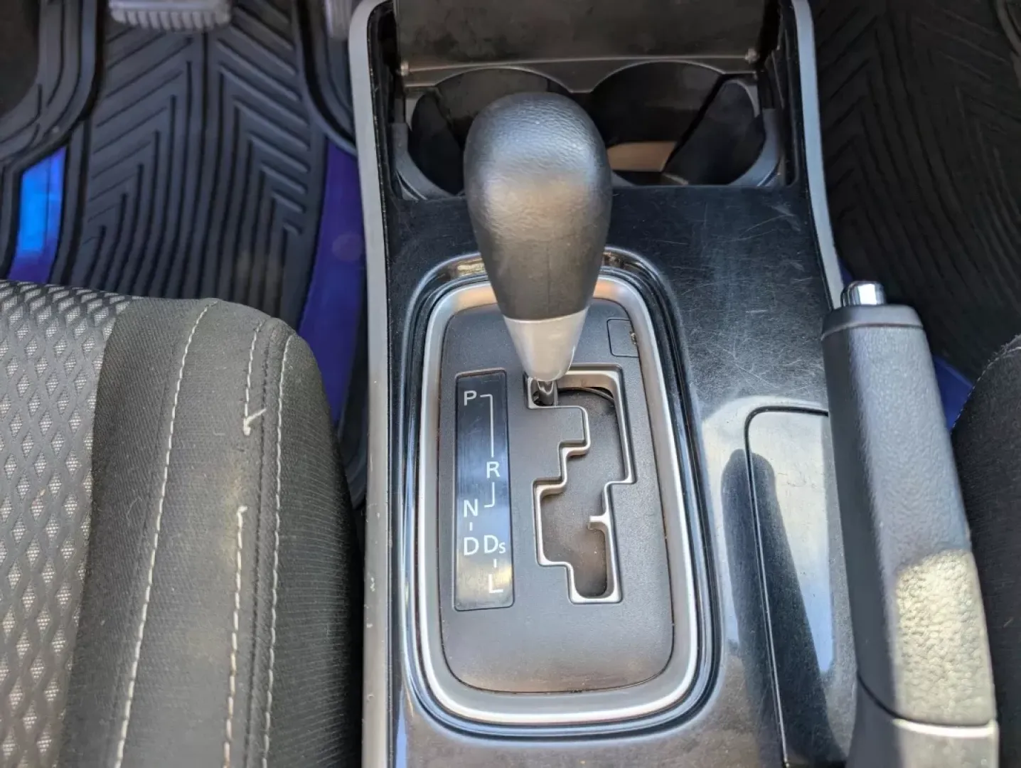 2018 Mitsubishi Outlander ES (JA4AD2A33JZ) with an Other engine, located at 1430 Gateway Drive, Opelika, AL, 36801, (334) 239-0944, 32.637871, -85.409790 - Are you ready for your next adventure? Look no further than this striking 2018 Mitsubishi Outlander ES, perfect for families on the go, weekend warriors, or anyone seeking a versatile and reliable SUV. With its spacious interior and advanced tech features, the Outlander is designed to enhance your l - Photo#13