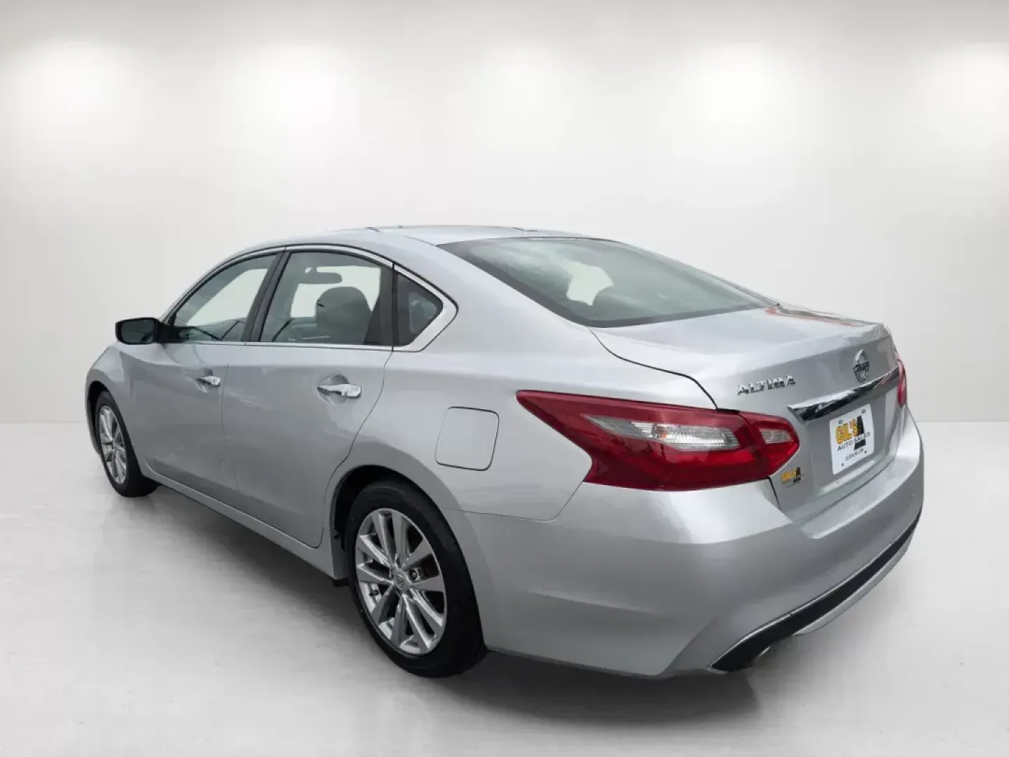 2018 /Charcoal Nissan Altima 2.5 SV (1N4AL3AP8JC) with an Other engine, located at 5115 14th Ave., Columbus, GA, 31904, (706) 323-0345, 32.511494, -84.971046 - **Discover Your Next Adventure with the 2018 Nissan Altima at Gils Auto in Opelika, AL!**<br /> <br /> Are you ready to elevate your daily commute or embark on unforgettable weekend road trips? Look no further than the stunning 2018 Nissan Altima, available now at Gils Auto, your trusted Buy Here Pa - Photo#7