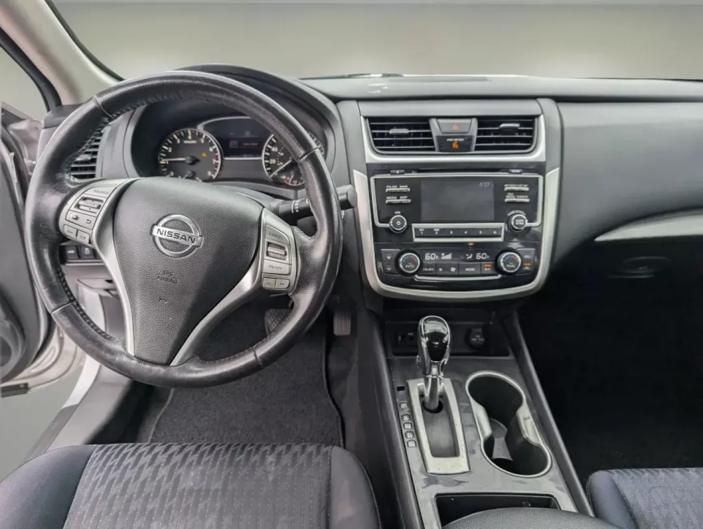 2018 /Charcoal Nissan Altima 2.5 SV (1N4AL3AP8JC) with an Other engine, located at 5115 14th Ave., Columbus, GA, 31904, (706) 323-0345, 32.511494, -84.971046 - **Discover Your Next Adventure with the 2018 Nissan Altima at Gils Auto in Opelika, AL!**<br /> <br /> Are you ready to elevate your daily commute or embark on unforgettable weekend road trips? Look no further than the stunning 2018 Nissan Altima, available now at Gils Auto, your trusted Buy Here Pa - Photo#12