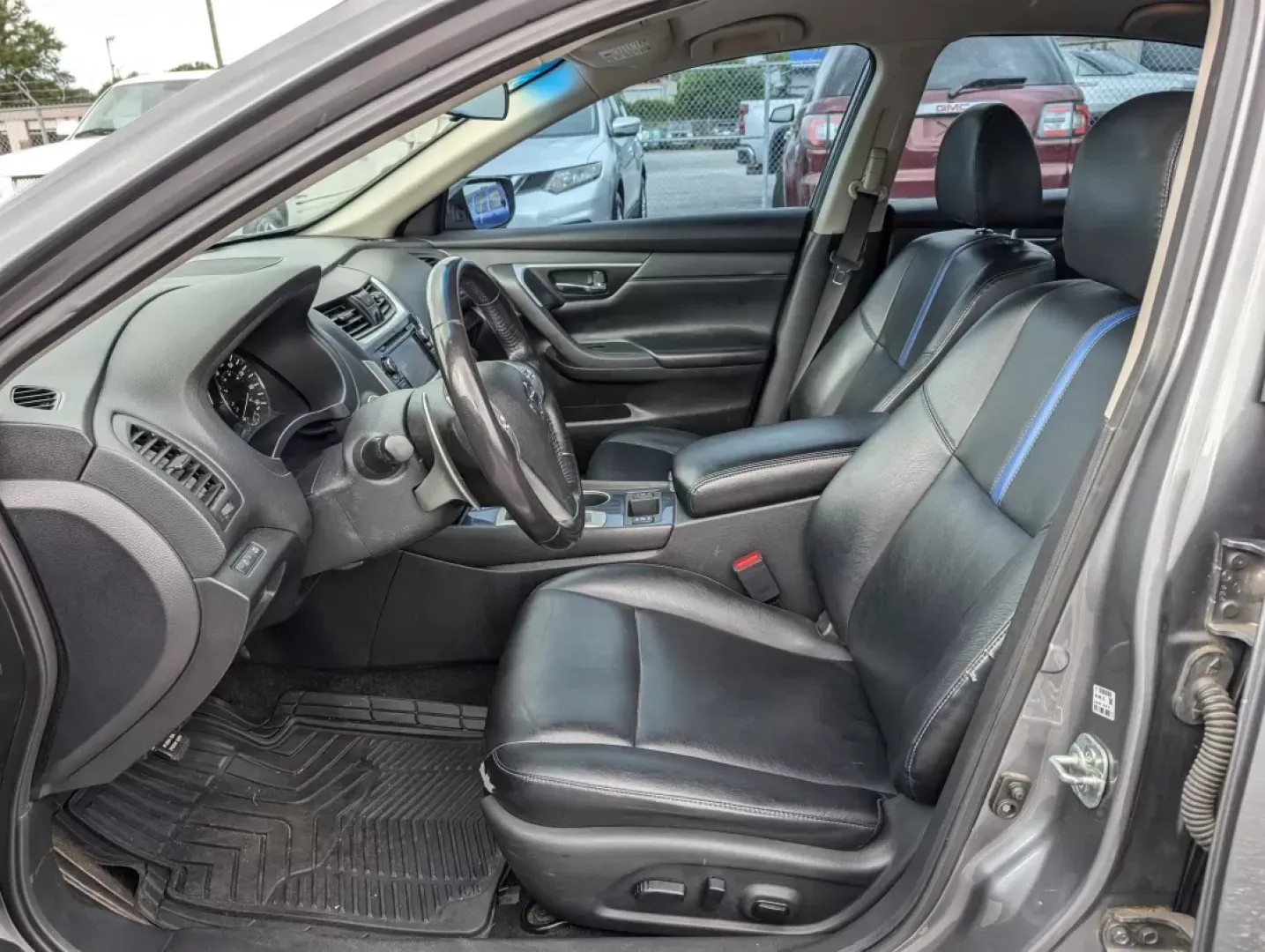 2018 /Sport Interior Nissan Altima 2.5 SR (1N4AL3AP3JC) with an Other engine, located at 3959 U.S. 80 W, Phenix City, AL, 36870, (334) 297-4885, 32.469296, -85.135185 - Experience the perfect blend of style, comfort, and functionality with the 2018 Nissan Altima 2.5 SR, now available at Gils Auto in Phenix City, AL. This sedan is ideal for those who navigate daily commutes, run errands for growing families, or seek the weekend adventure. With its striking Gun Metal - Photo#9