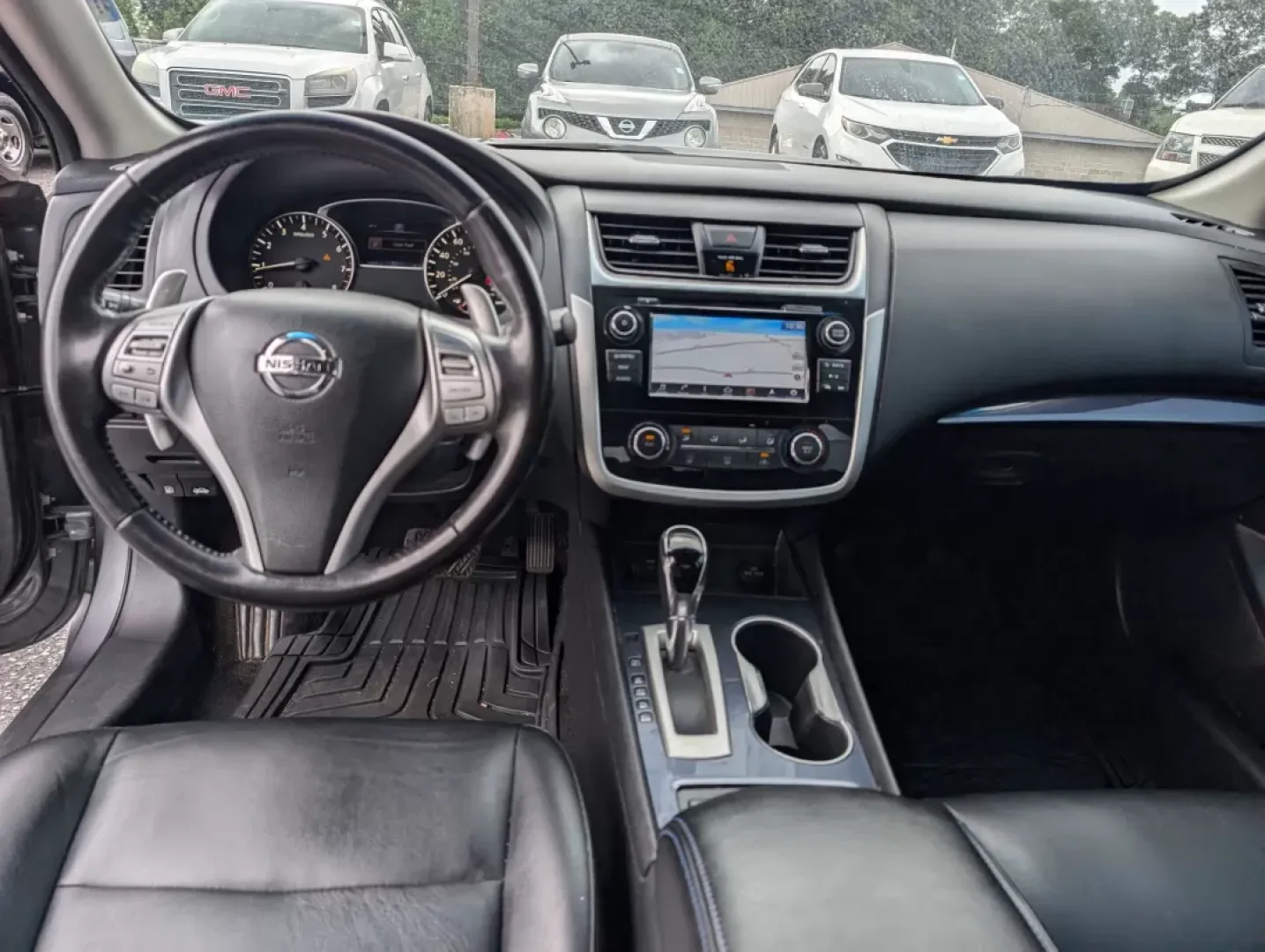 2018 /Sport Interior Nissan Altima 2.5 SR (1N4AL3AP3JC) with an Other engine, located at 3959 U.S. 80 W, Phenix City, AL, 36870, (334) 297-4885, 32.469296, -85.135185 - Experience the perfect blend of style, comfort, and functionality with the 2018 Nissan Altima 2.5 SR, now available at Gils Auto in Phenix City, AL. This sedan is ideal for those who navigate daily commutes, run errands for growing families, or seek the weekend adventure. With its striking Gun Metal - Photo#11