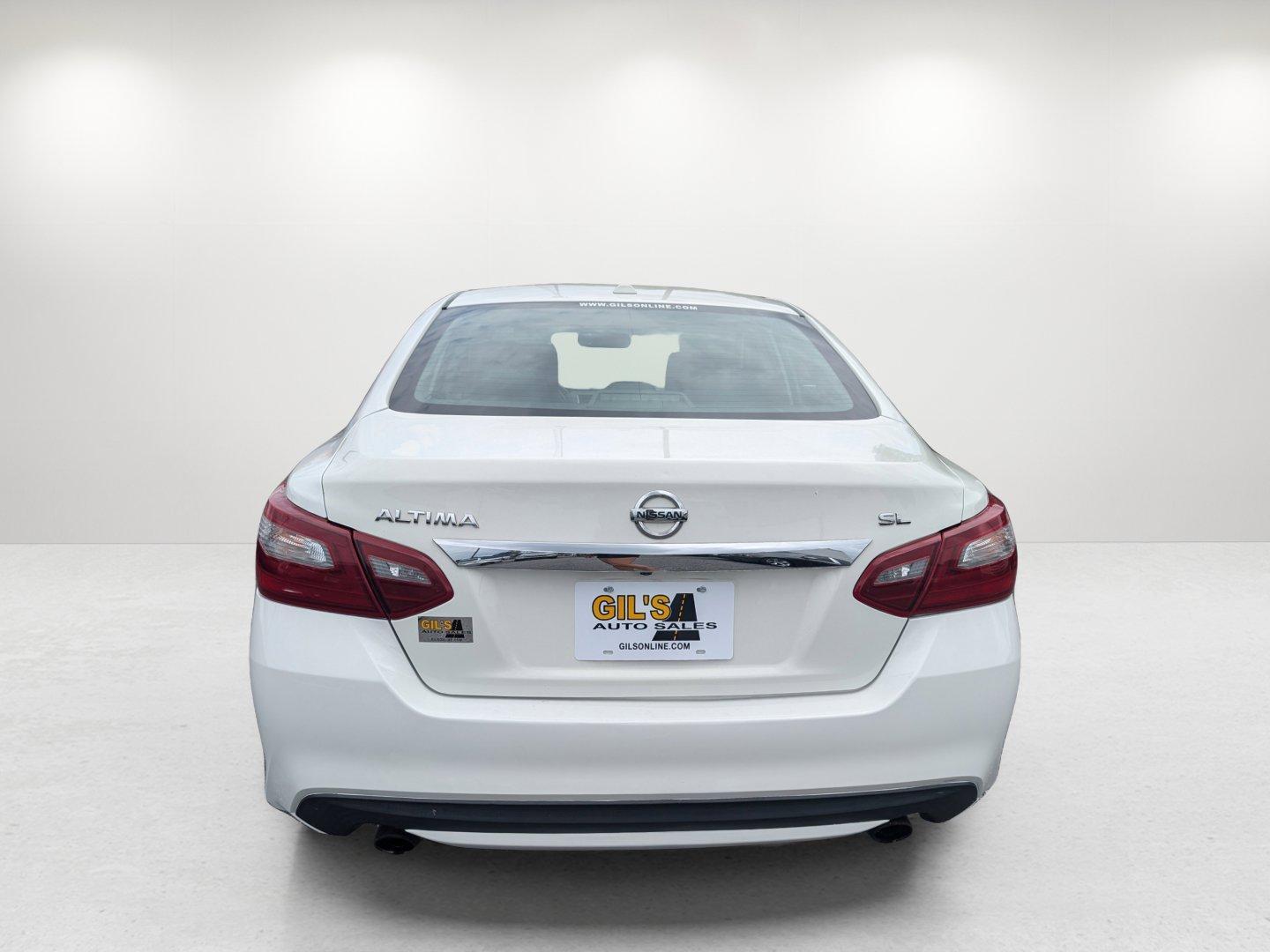 2018 /Charcoal Nissan Altima 2.5 SL (1N4AL3AP2JC) with an Regular Unleaded I-4 2.5 L/152 engine, 1-Speed CVT w/OD transmission, located at 7000 Northlake Connector, Columbus, GA, 31904, (706) 987-8085, 32.524975, -84.978134 - 2018 Nissan Altima 2.5 SL - Photo#5