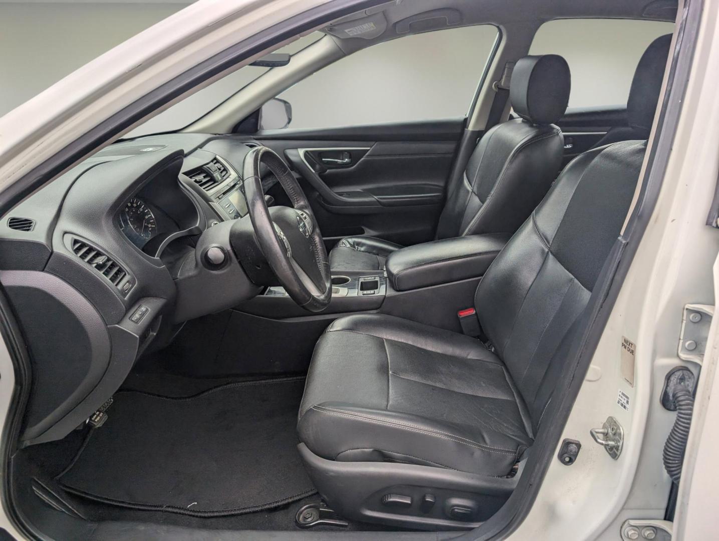 2018 /Charcoal Nissan Altima 2.5 SL (1N4AL3AP2JC) with an Regular Unleaded I-4 2.5 L/152 engine, 1-Speed CVT w/OD transmission, located at 7000 Northlake Connector, Columbus, GA, 31904, (706) 987-8085, 32.524975, -84.978134 - 2018 Nissan Altima 2.5 SL - Photo#9