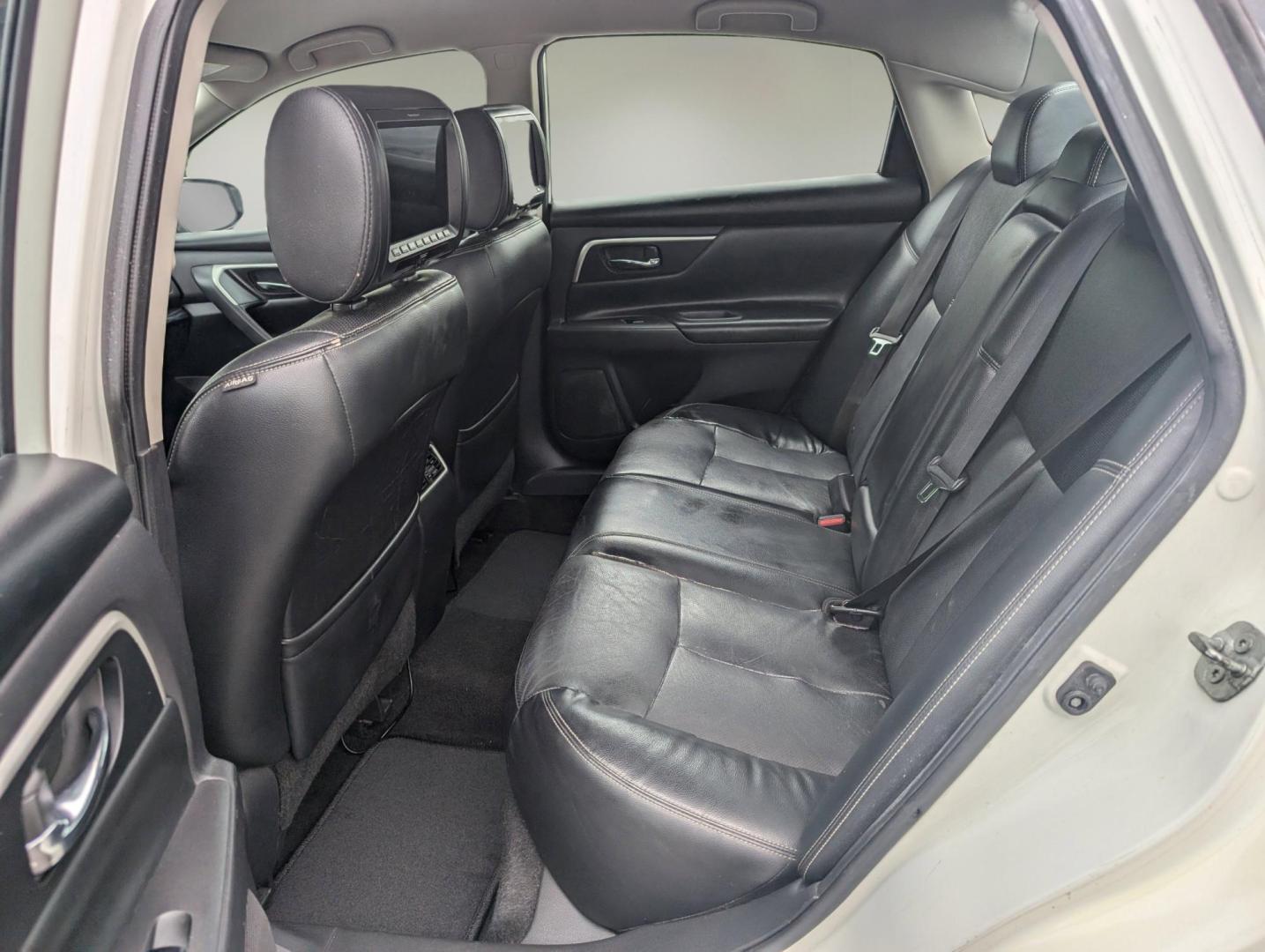 2018 /Charcoal Nissan Altima 2.5 SL (1N4AL3AP2JC) with an Regular Unleaded I-4 2.5 L/152 engine, 1-Speed CVT w/OD transmission, located at 7000 Northlake Connector, Columbus, GA, 31904, (706) 987-8085, 32.524975, -84.978134 - 2018 Nissan Altima 2.5 SL - Photo#10