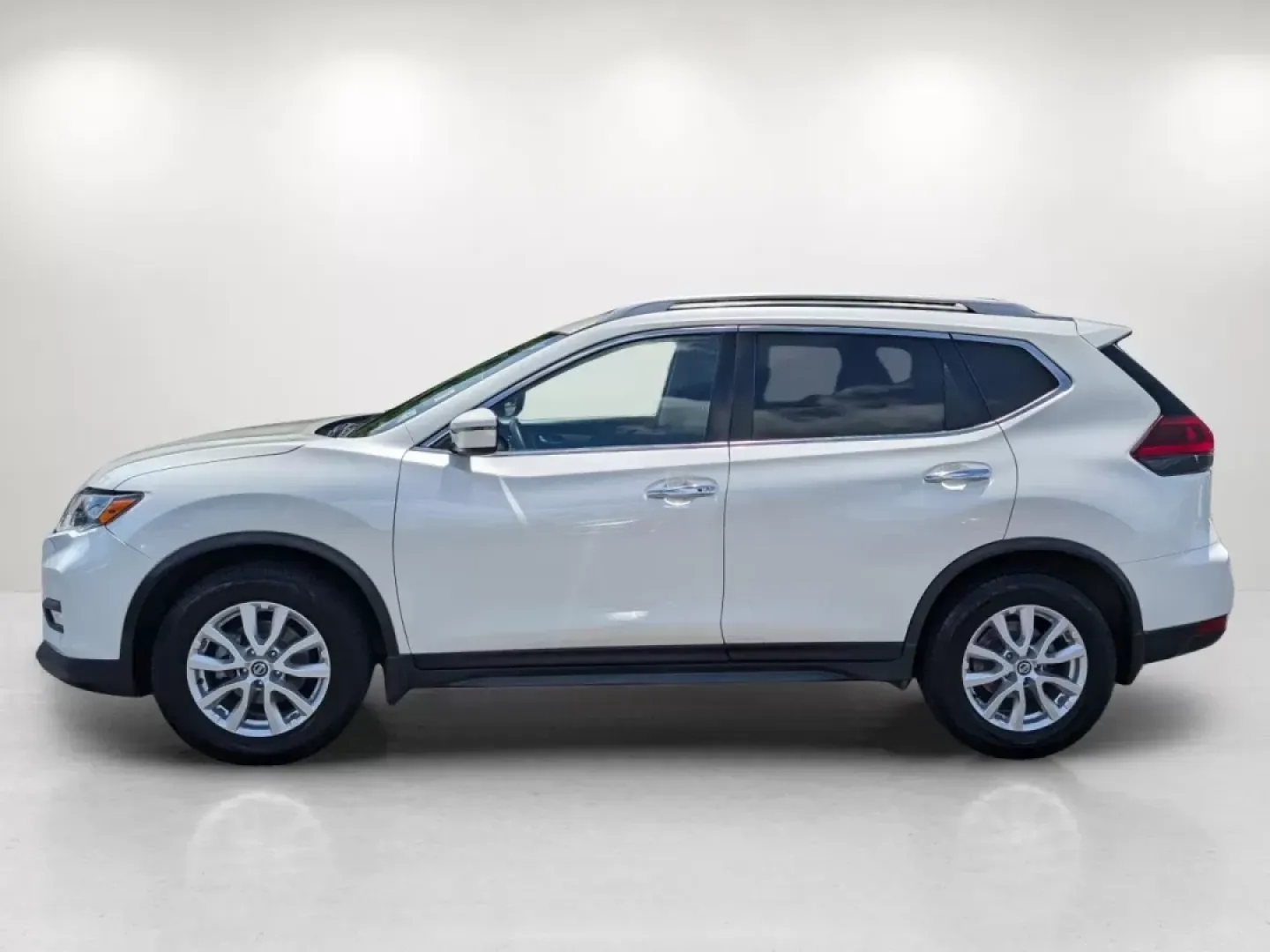 2018 /Charcoal Nissan Rogue SV (JN8AT2MT7JW) with an Other engine, located at 3959 U.S. 80 W, Phenix City, AL, 36870, (334) 297-4885, 32.469296, -85.135185 - **Discover Your Next Adventure with the 2018 Nissan Rogue SV at Gils Auto!**<br /> <br /> Are you ready to elevate your lifestyle with a vehicle that marries versatility and comfort? The 2018 Nissan Rogue SV is the perfect companion for growing families, weekend adventurers, and budget-conscious buy - Photo#8