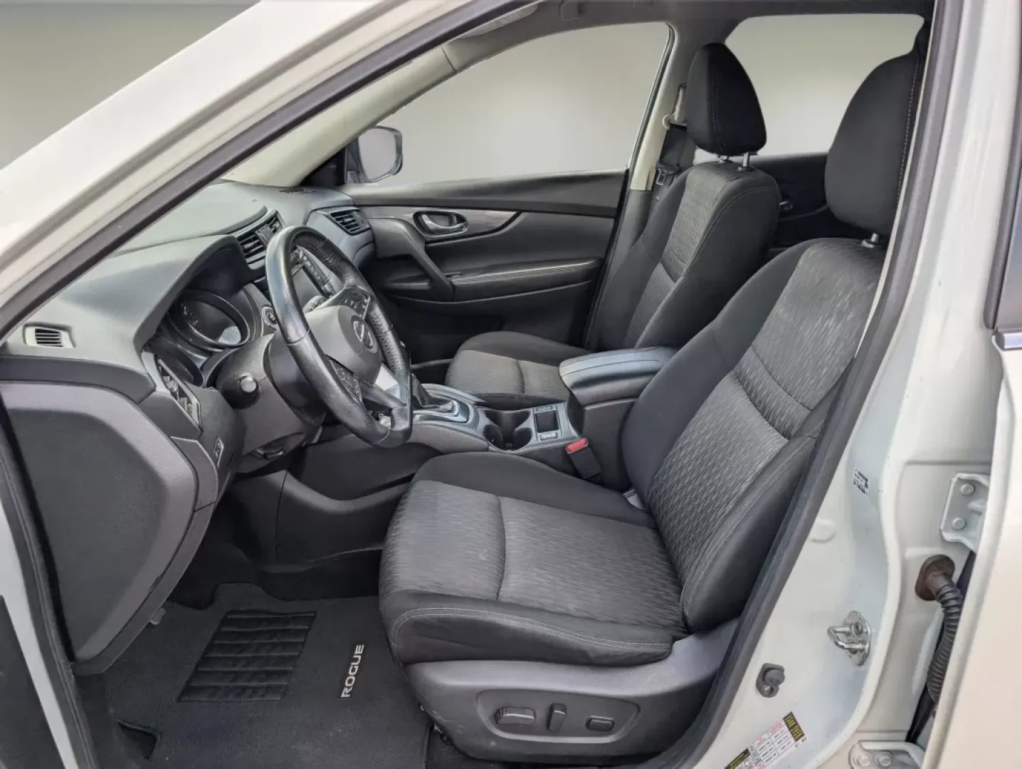 2018 /Charcoal Nissan Rogue SV (JN8AT2MT7JW) with an Other engine, located at 3959 U.S. 80 W, Phenix City, AL, 36870, (334) 297-4885, 32.469296, -85.135185 - **Discover Your Next Adventure with the 2018 Nissan Rogue SV at Gils Auto!**<br /> <br /> Are you ready to elevate your lifestyle with a vehicle that marries versatility and comfort? The 2018 Nissan Rogue SV is the perfect companion for growing families, weekend adventurers, and budget-conscious buy - Photo#10