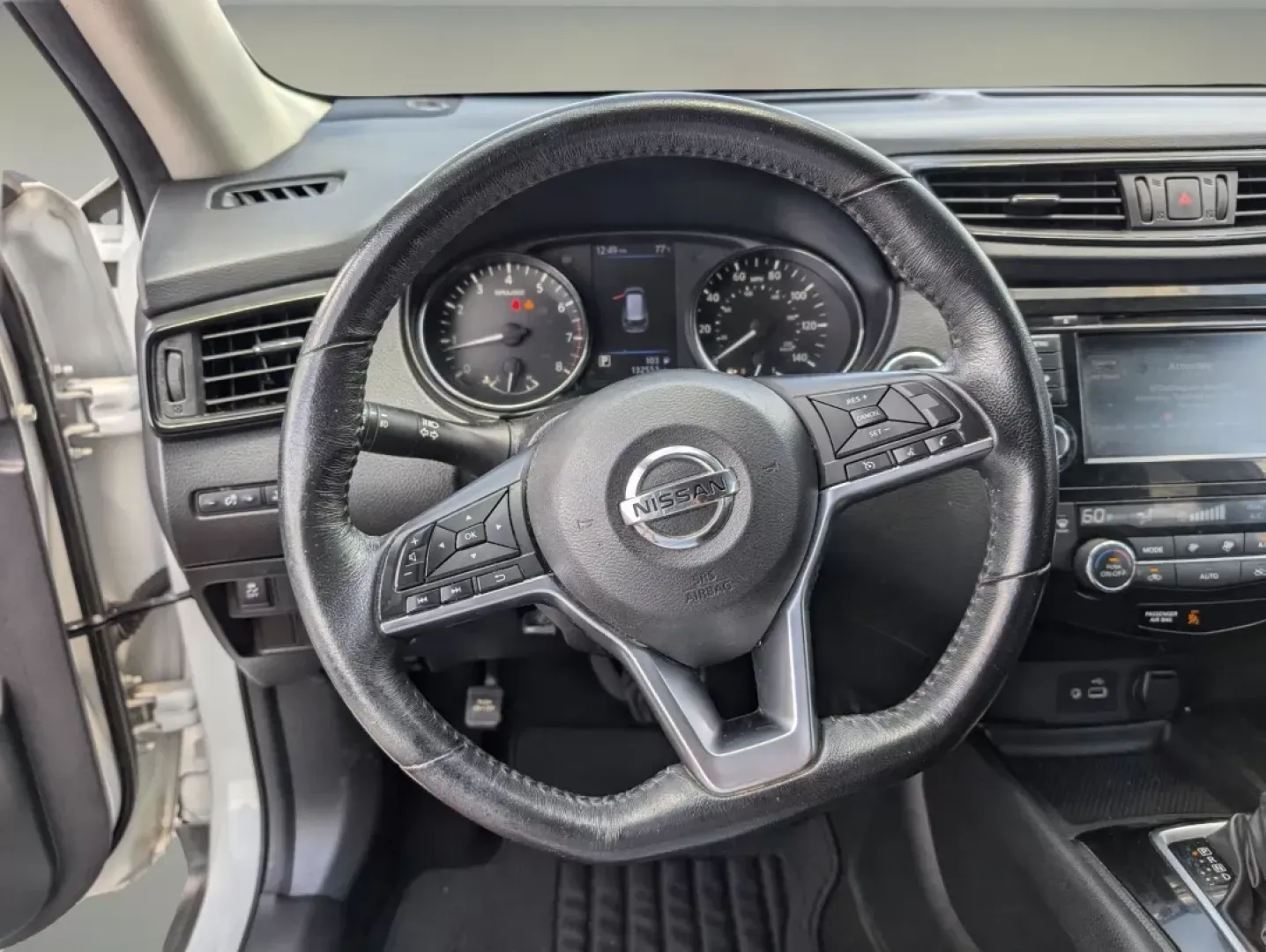 2018 /Charcoal Nissan Rogue SV (JN8AT2MT7JW) with an Other engine, located at 3959 U.S. 80 W, Phenix City, AL, 36870, (334) 297-4885, 32.469296, -85.135185 - **Discover Your Next Adventure with the 2018 Nissan Rogue SV at Gils Auto!**<br /> <br /> Are you ready to elevate your lifestyle with a vehicle that marries versatility and comfort? The 2018 Nissan Rogue SV is the perfect companion for growing families, weekend adventurers, and budget-conscious buy - Photo#16