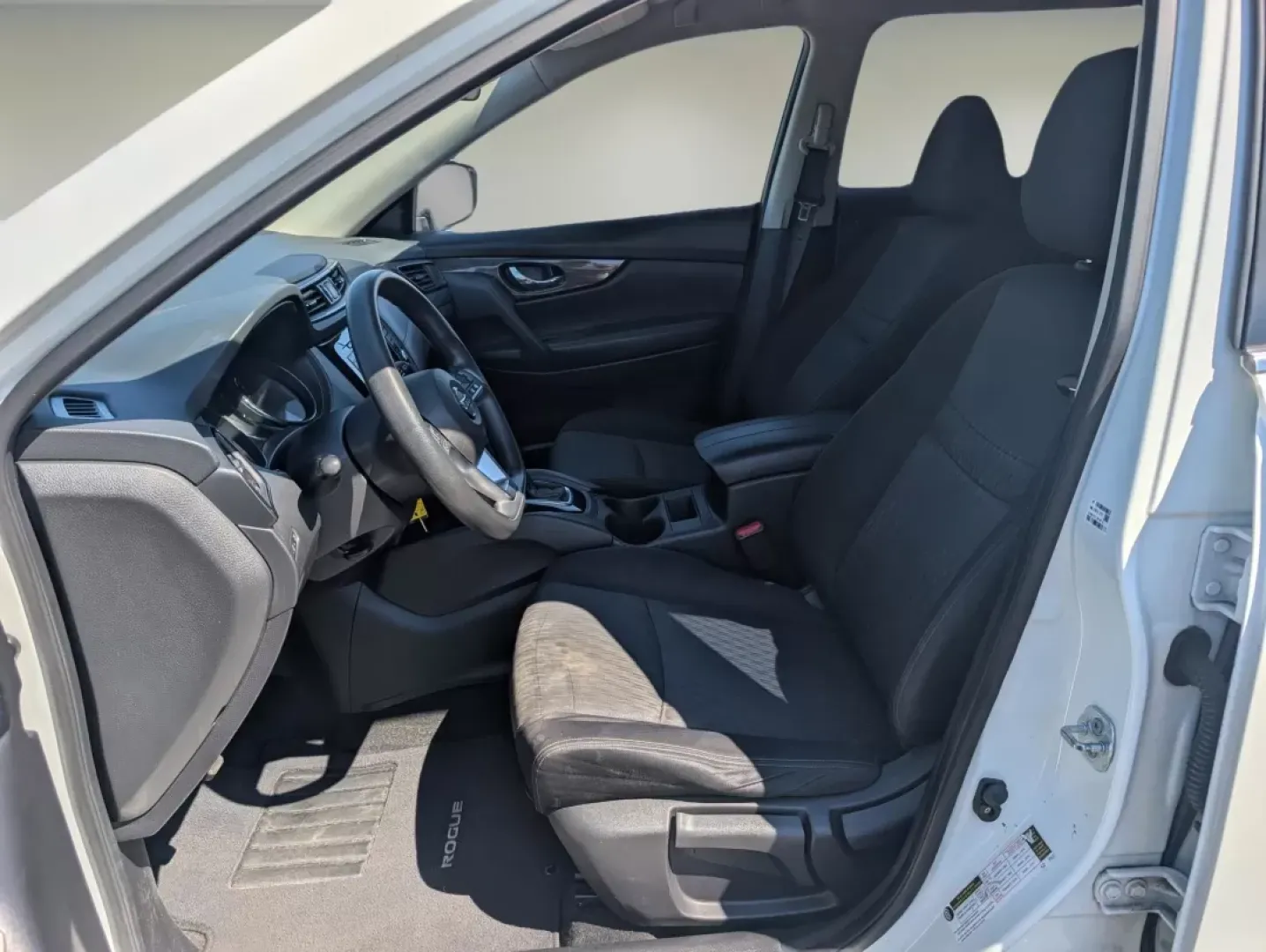 2018 /Charcoal Nissan Rogue S (JN8AT2MV9JW) with an Other engine, located at 1430 Gateway Drive, Opelika, AL, 36801, (334) 239-0944, 32.637871, -85.409790 - Are you ready to elevate your driving experience? Whether you're a busy parent juggling school runs, a commuter venturing through the hustle of daily traffic, or an adventure-seeker looking for the next weekend getaway, the 2018 Nissan Rogue S is the perfect companion. With ample space and versatile - Photo#9