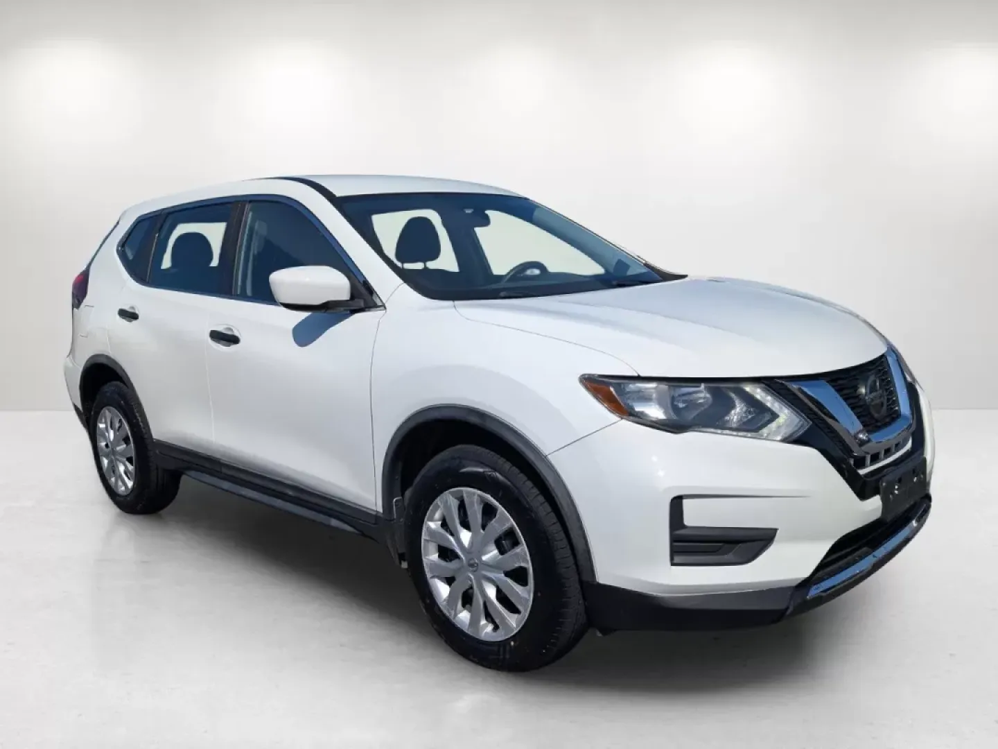 2018 /Charcoal Nissan Rogue S (KNMAT2MV1JP) with an Other engine, located at 804 22nd Ave, Phenix City, AL, 36870, (334) 297-1860, 32.484749, -85.024475 - Elevate your adventures and embrace a lifestyle full of exploration with this stunning 2018 Nissan Rogue S, available now at Gils Auto - Phenix City #2! Perfect for families needing a reliable vehicle, commuters seeking comfort, or anyone ready for weekend getaways, this versatile SUV is designed to - Photo#3