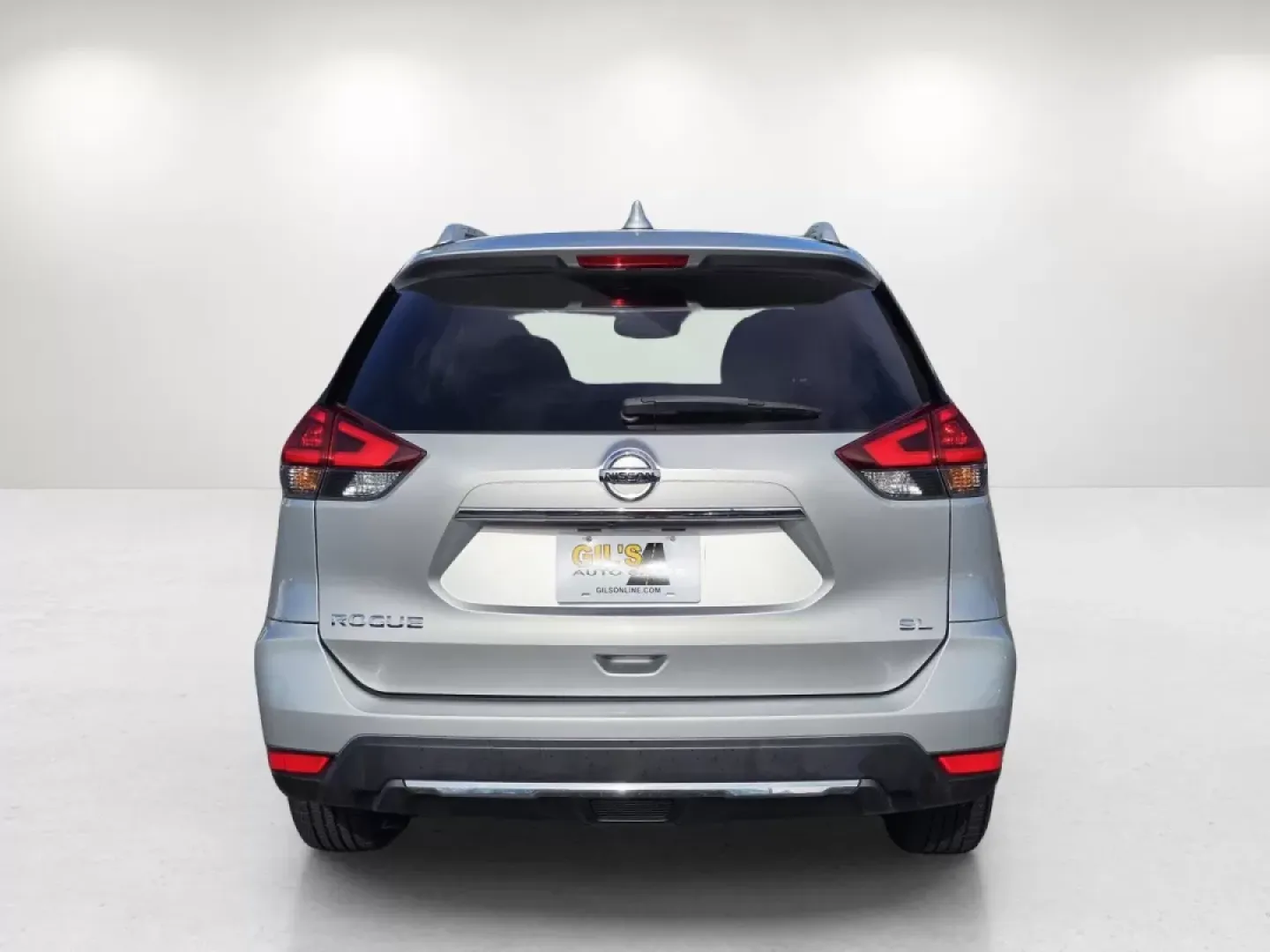 2018 /Charcoal Nissan Rogue SL (JN8AT2MTXJW) with an Other engine, located at 804 22nd Ave, Phenix City, AL, 36870, (334) 297-1860, 32.484749, -85.024475 - Elevate your daily driving experience with the stunning 2018 Nissan Rogue SL, a versatile SUV designed for those who prioritize both style and functionality. Whether you're a growing family seeking ample space, a commuter craving comfort during long drives, or an adventurer looking for reliability o - Photo#5
