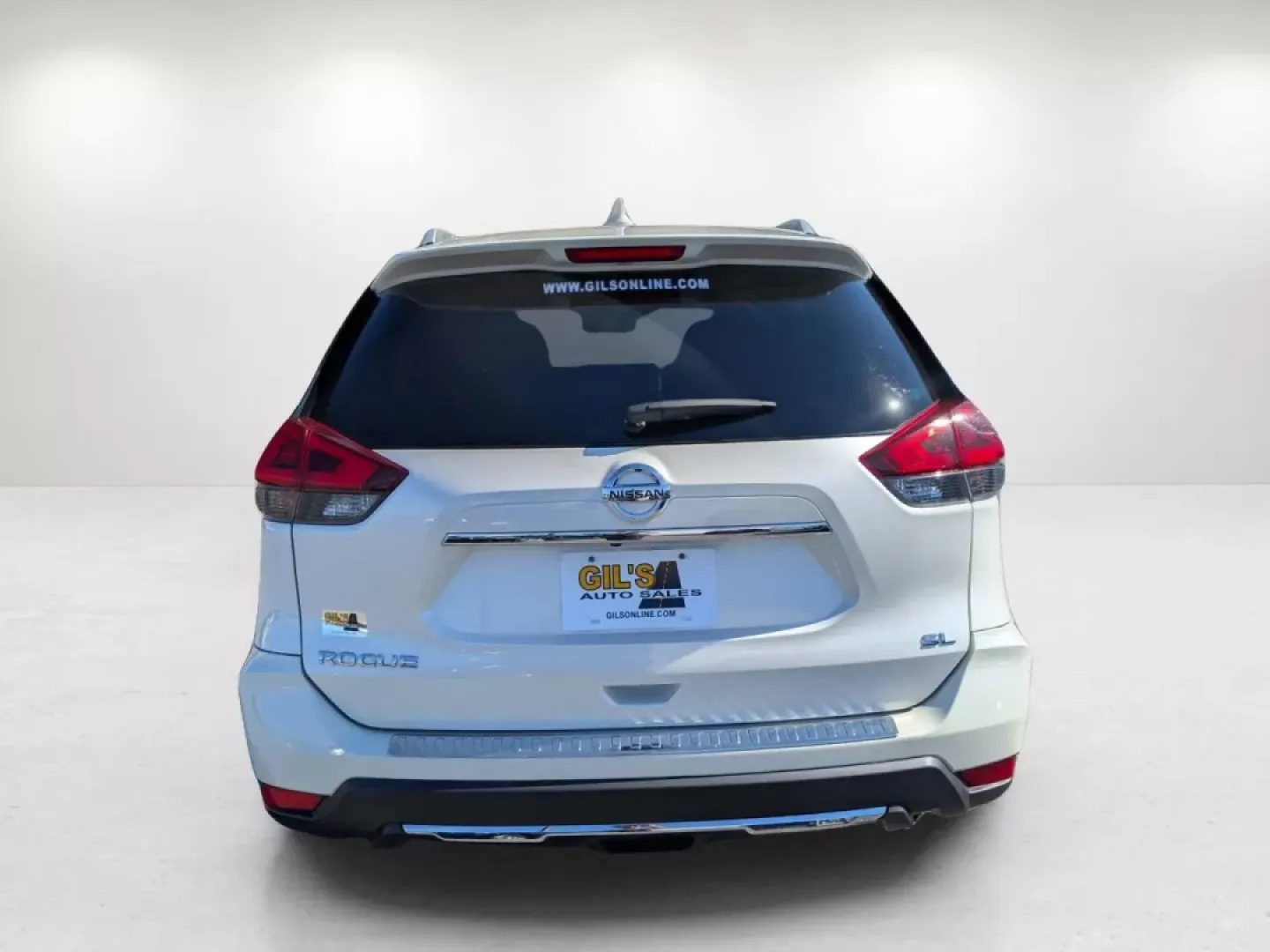 2018 /Platinum Nissan Rogue SL (JN8AT2MTXJW) with an Other engine, located at 1430 Gateway Drive, Opelika, AL, 36801, (334) 239-0944, 32.637871, -85.409790 - **Discover Your Next Adventure with the 2018 Nissan Rogue SL at Gils Auto!**<br /> <br /> Are you ready to elevate your daily commute or embark on weekend adventures with friends and family? Look no further than this stunning 2018 Nissan Rogue SL, available now at Gils Auto, your premier Buy Here Pa - Photo#5