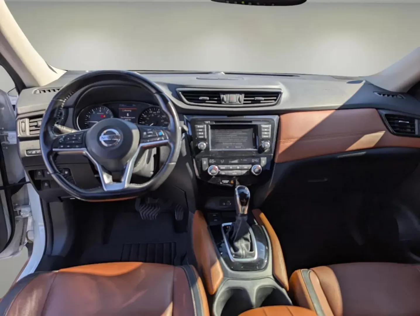 2018 /Platinum Nissan Rogue SL (JN8AT2MTXJW) with an Other engine, located at 1430 Gateway Drive, Opelika, AL, 36801, (334) 239-0944, 32.637871, -85.409790 - **Discover Your Next Adventure with the 2018 Nissan Rogue SL at Gils Auto!**<br /> <br /> Are you ready to elevate your daily commute or embark on weekend adventures with friends and family? Look no further than this stunning 2018 Nissan Rogue SL, available now at Gils Auto, your premier Buy Here Pa - Photo#10