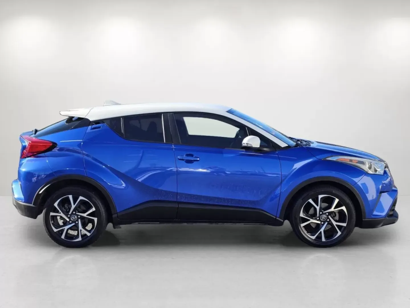 2018 Toyota C-HR XLE (NMTKHMBX3JR) with an Other engine, located at 3959 U.S. 80 W, Phenix City, AL, 36870, (334) 297-4885, 32.469296, -85.135185 - Are you searching for the perfect vehicle that combines style, comfort, and functionality for your everyday adventures? Look no further than this stunning 2018 Toyota C-HR, available now at Gils Auto in Phenix City, AL. This sporty SUV is ideal for budget-conscious buyers who still want a reliable a - Photo#3