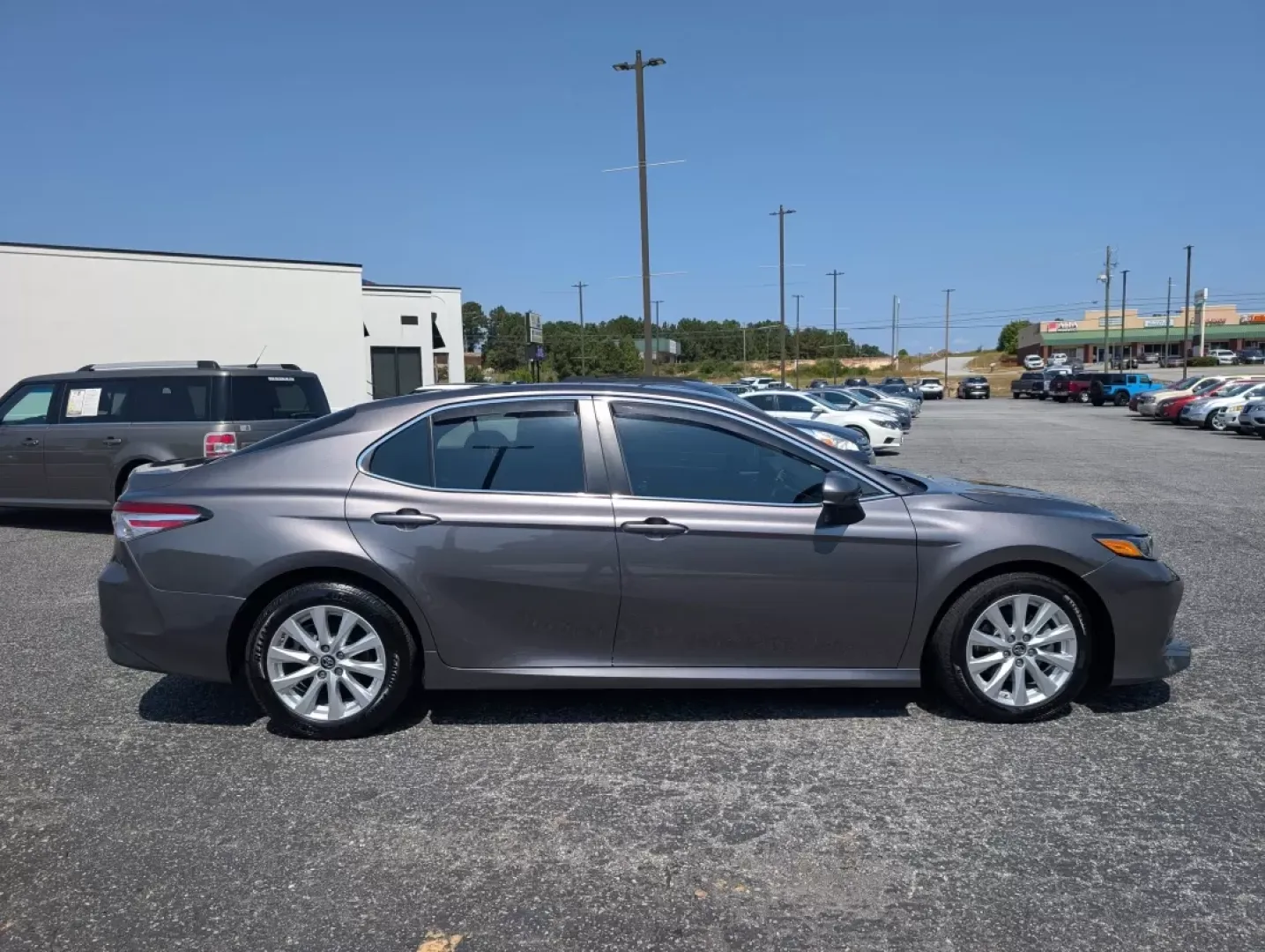 2018 Toyota Camry LE (4T1B11HK9JU) with an Other engine, located at 3959 U.S. 80 W, Phenix City, AL, 36870, (334) 297-4885, 32.469296, -85.135185 - **Experience the Open Road in Style with the 2018 Toyota Camry LE Perfect for Your Daily Adventures!**<br /> <br /> At Gils Auto, located conveniently at 3959 U.S. 80 W, Phenix City, AL 36870, we understand that every day can be an adventure. Whether you're commuting to work, shuttling the kids to - Photo#3