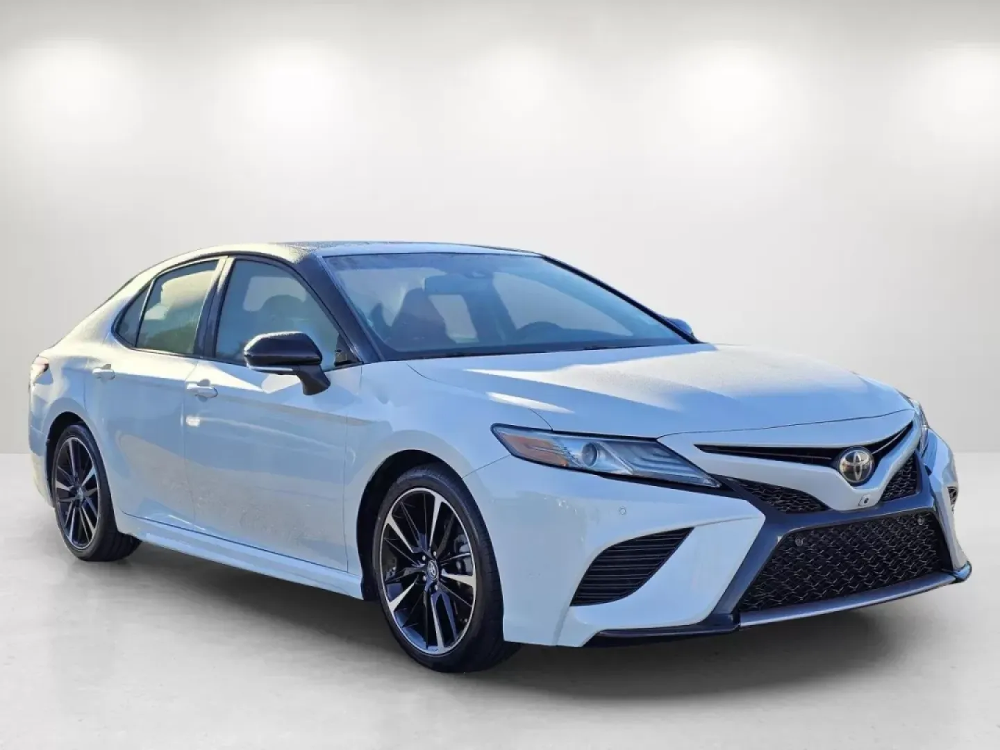 2018 Toyota Camry XSE (4T1B61HK3JU) with an Other engine, located at 7000 Northlake Connector, Columbus, GA, 31904, (706) 987-8085, 32.524975, -84.978134 - ### Elevate Your Daily Drive with the 2018 Toyota Camry XSE at Gils Auto in Phenix City, AL<br /> <br /> If you're searching for a stylish and reliable sedan that effortlessly combines comfort, technology, and performance, look no further than the 2018 Toyota Camry XSE. Perfect for daily commuters, - Photo#2