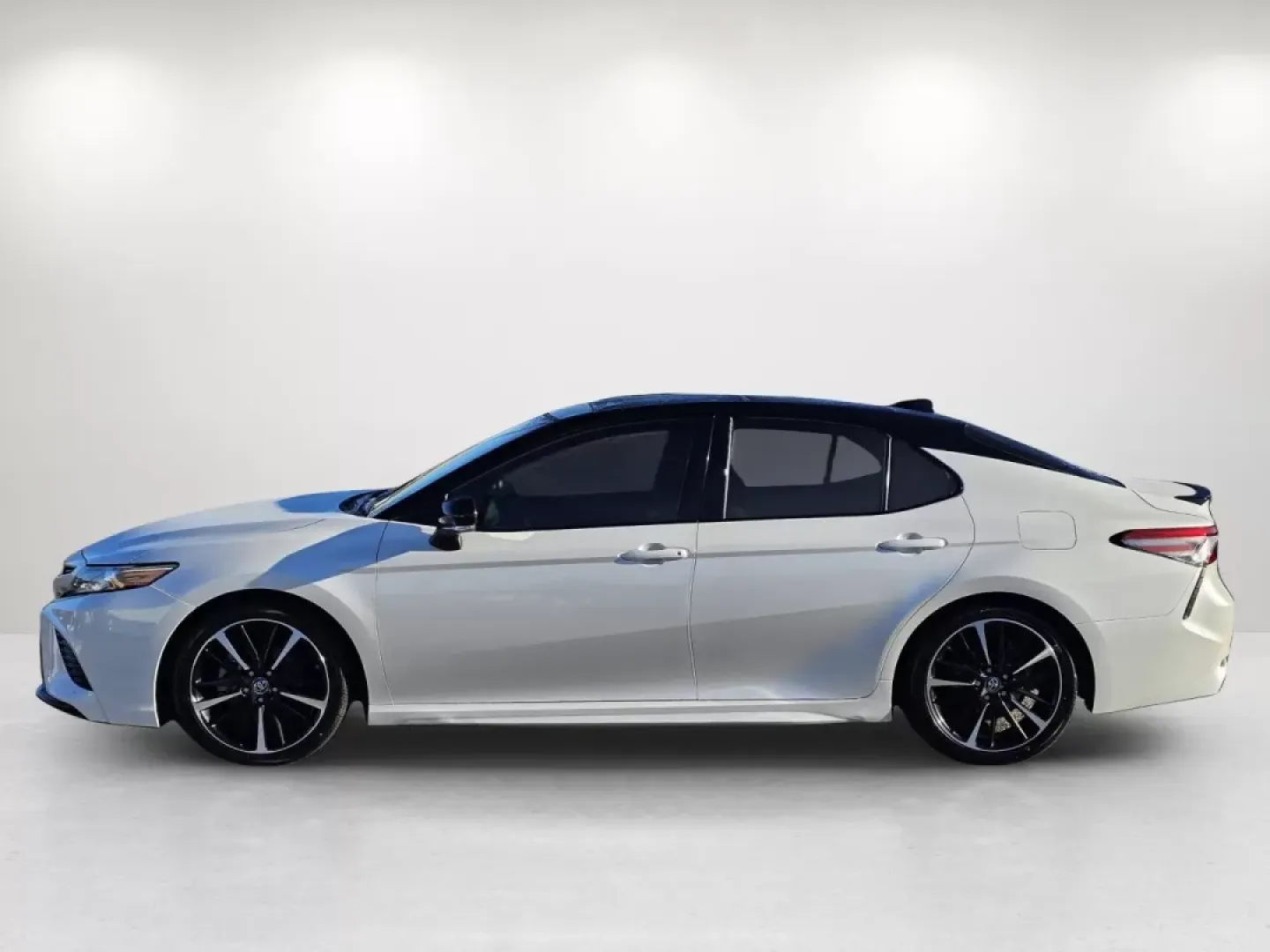 2018 Toyota Camry XSE (4T1B61HK3JU) with an Other engine, located at 7000 Northlake Connector, Columbus, GA, 31904, (706) 987-8085, 32.524975, -84.978134 - ### Elevate Your Daily Drive with the 2018 Toyota Camry XSE at Gils Auto in Phenix City, AL<br /> <br /> If you're searching for a stylish and reliable sedan that effortlessly combines comfort, technology, and performance, look no further than the 2018 Toyota Camry XSE. Perfect for daily commuters, - Photo#7